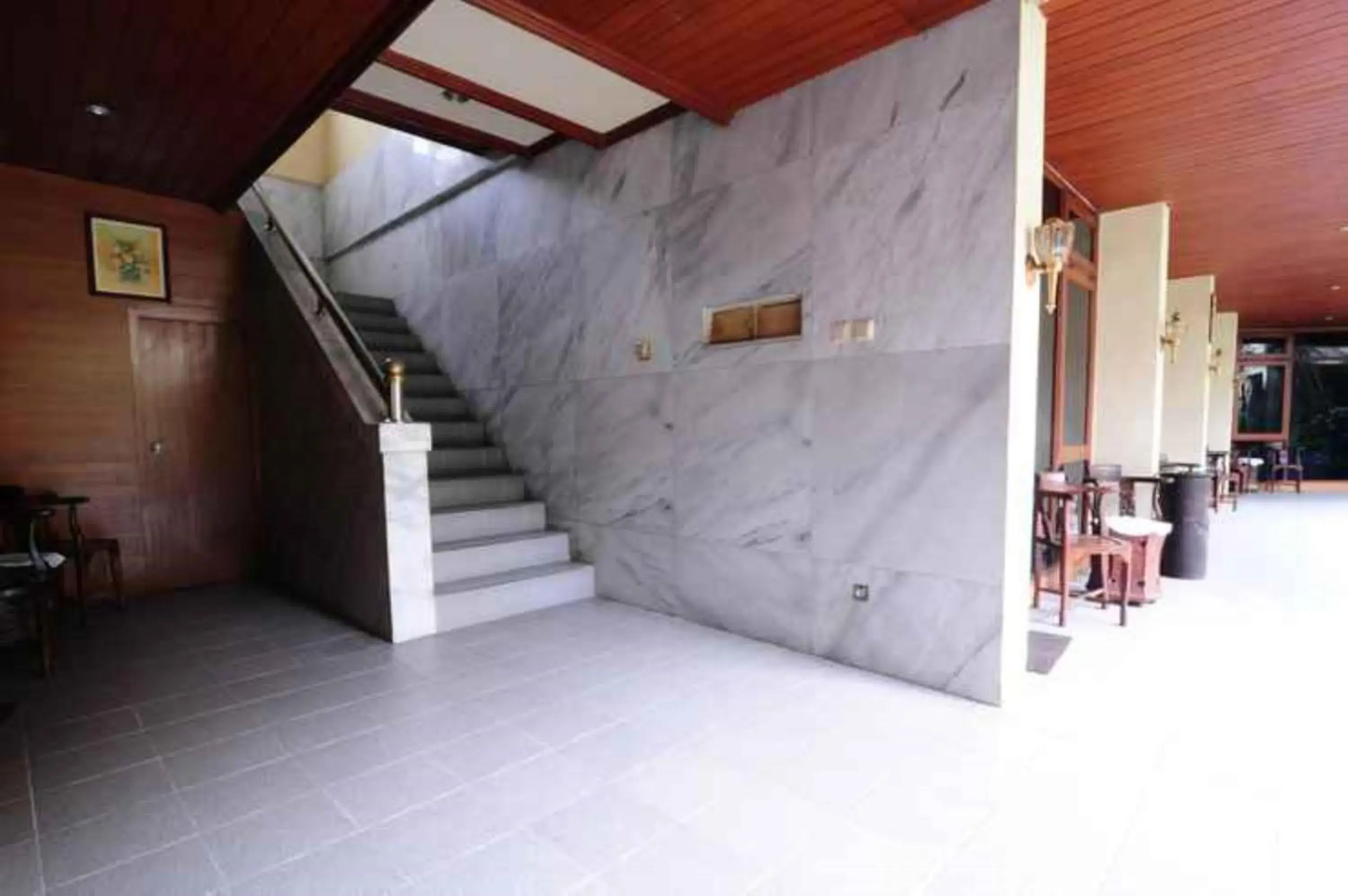 Facade/entrance in De'Qur Hotel Bandung Facade/entrance in De'Qur Hotel Bandung