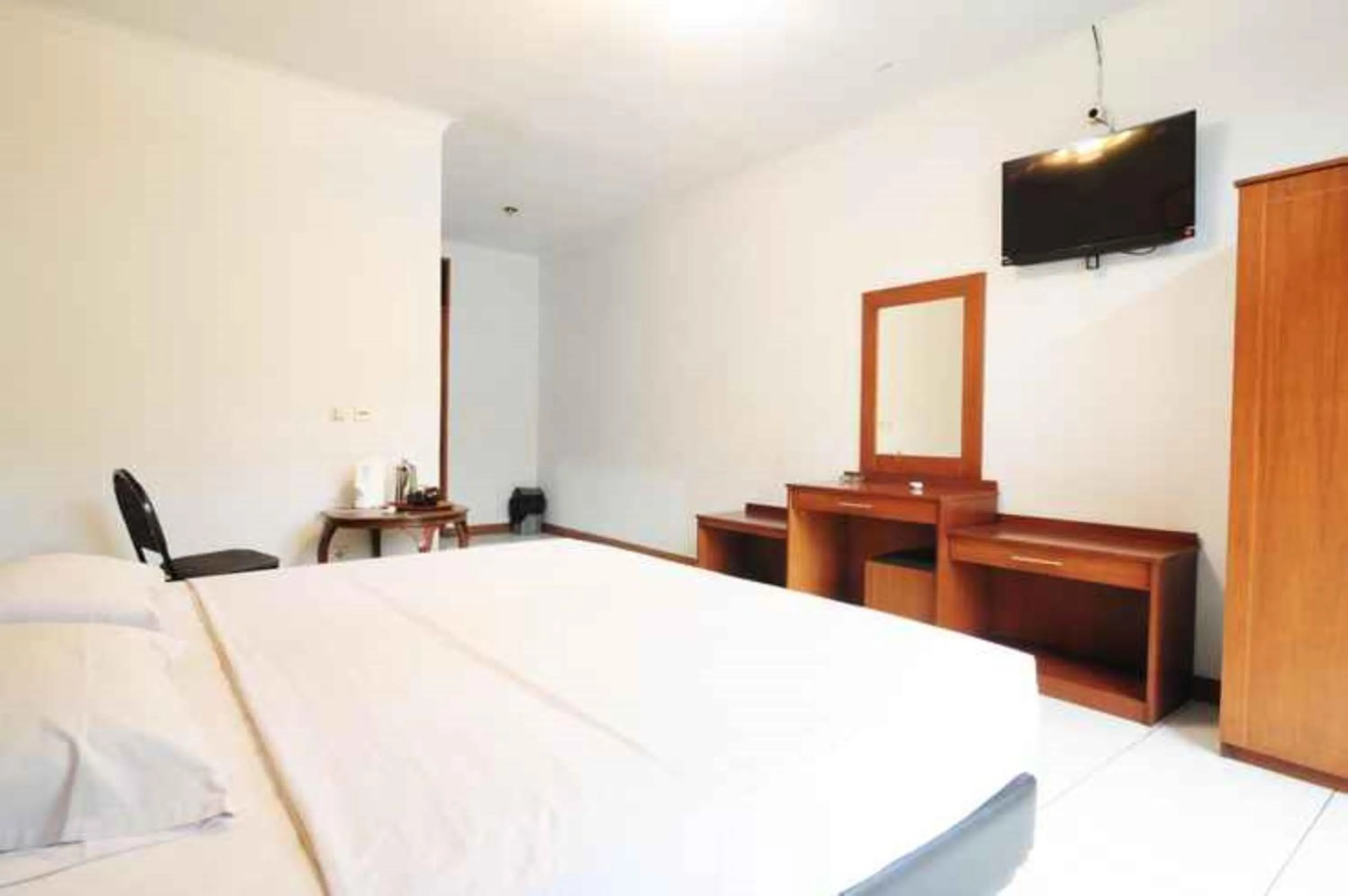 Bedroom, Bed in De'Qur Hotel Bandung