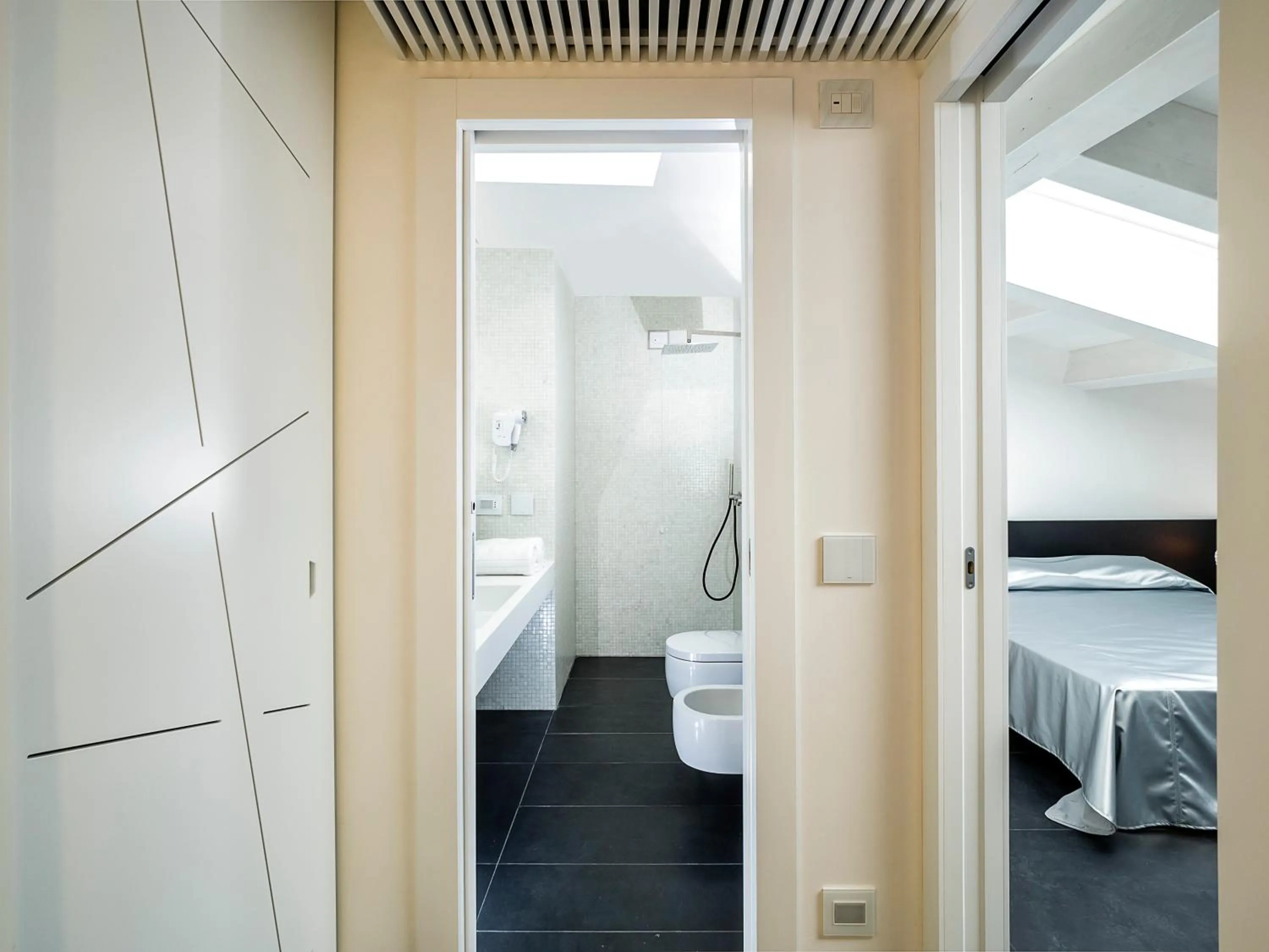 Bathroom, Bed in Duomo Suites & Spa