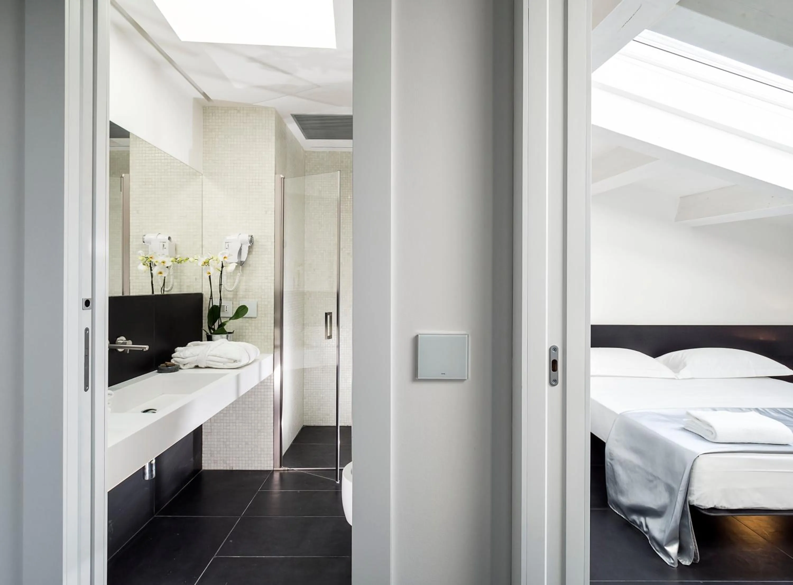 Bathroom, Bed in Duomo Suites & Spa