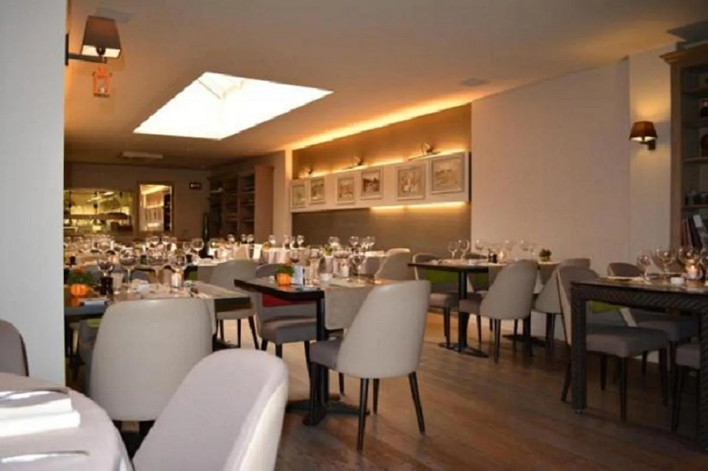 Restaurant/places to eat in Hotel The New Fox