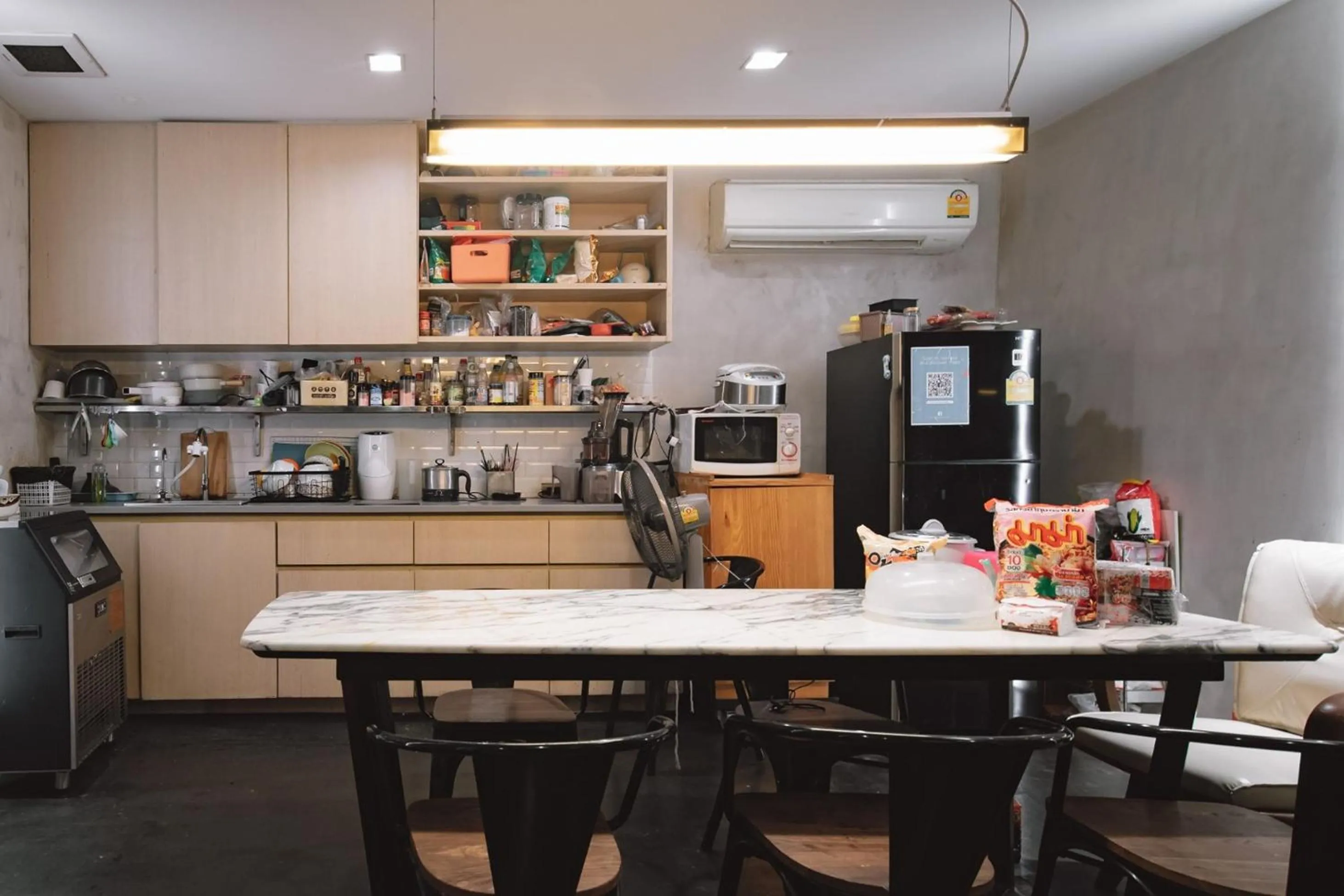 Dining area in Cazz Hostel