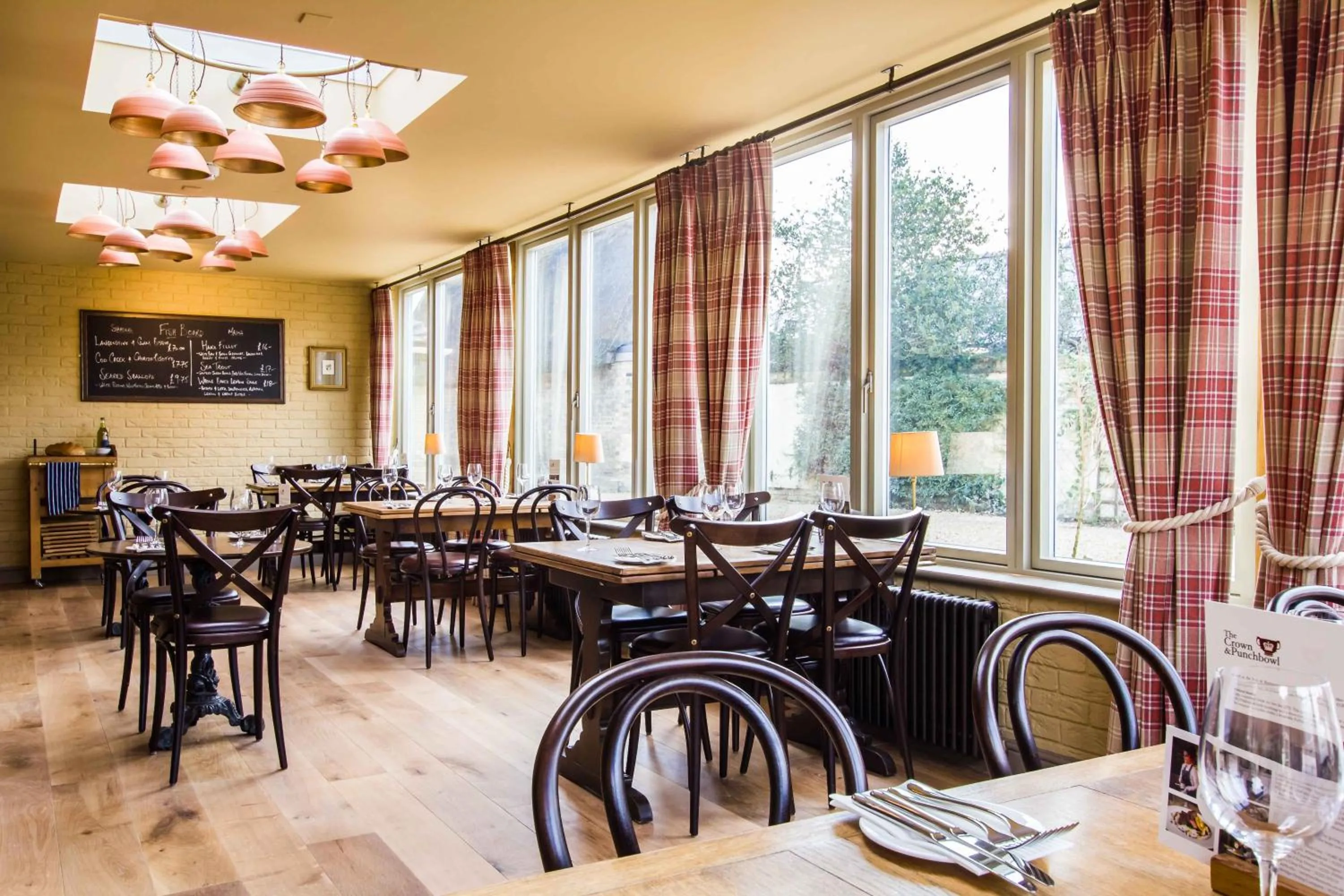 Restaurant/places to eat in Crown & Punchbowl