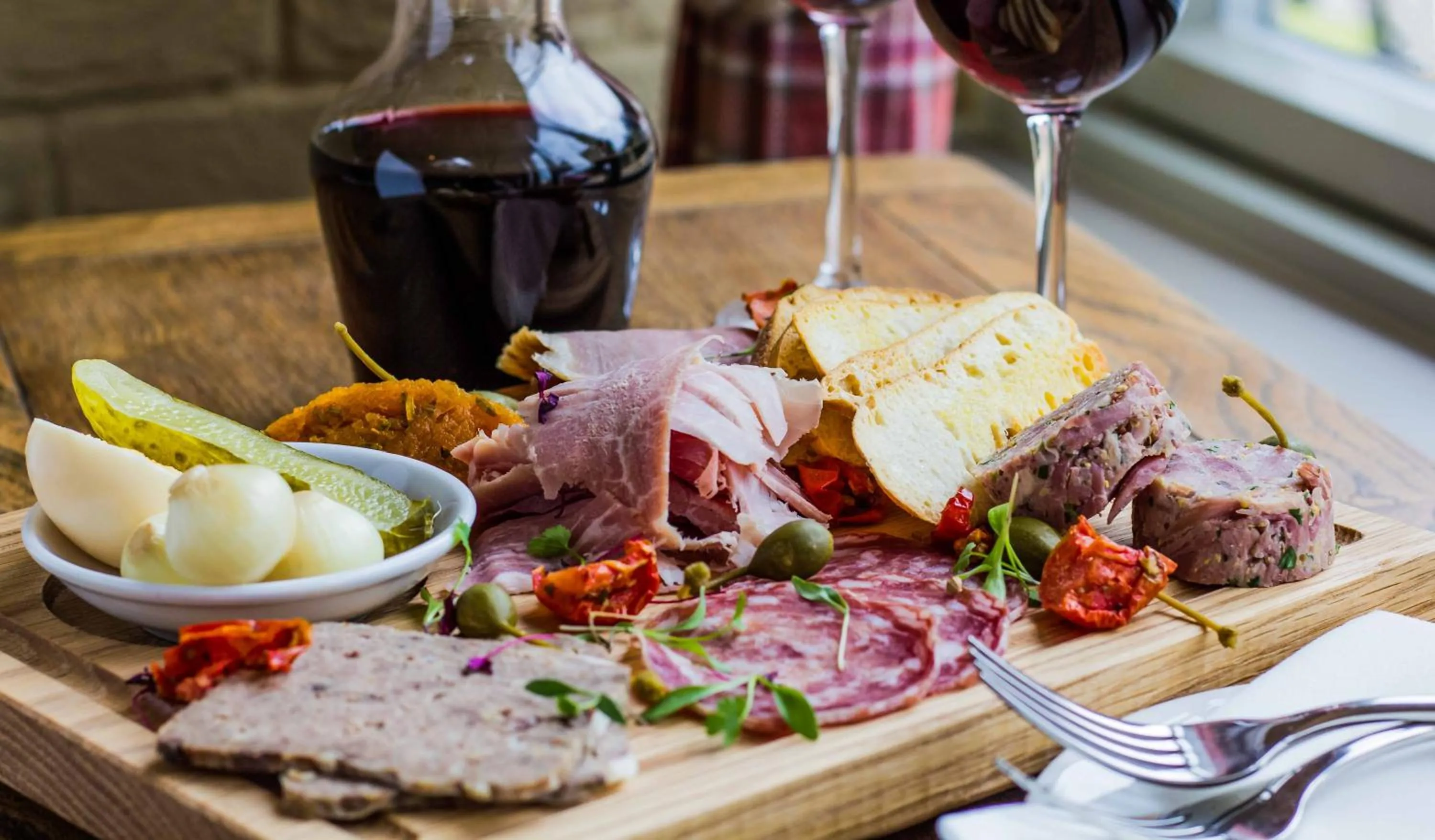 Restaurant/places to eat in Crown & Punchbowl