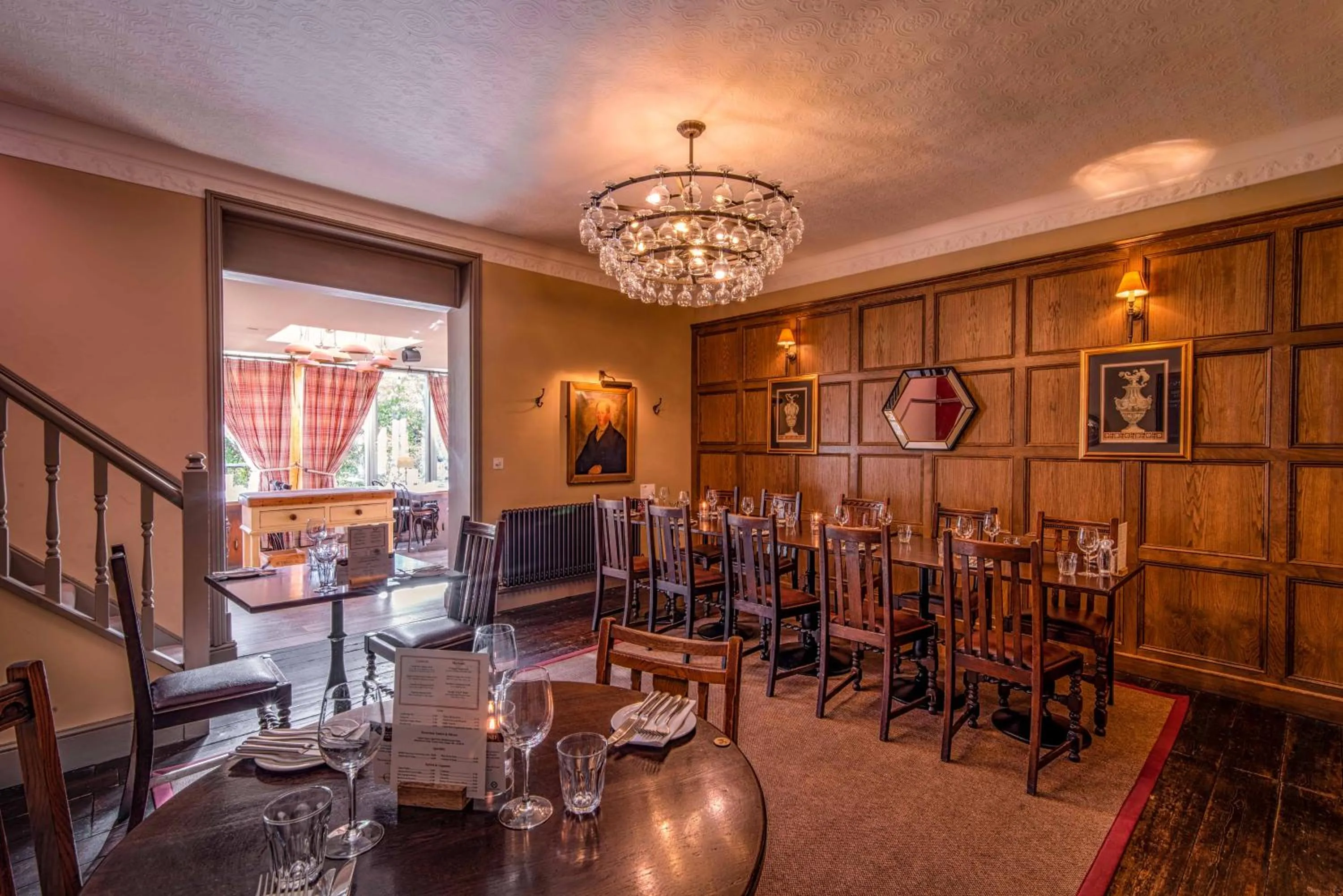 Restaurant/places to eat in Crown & Punchbowl