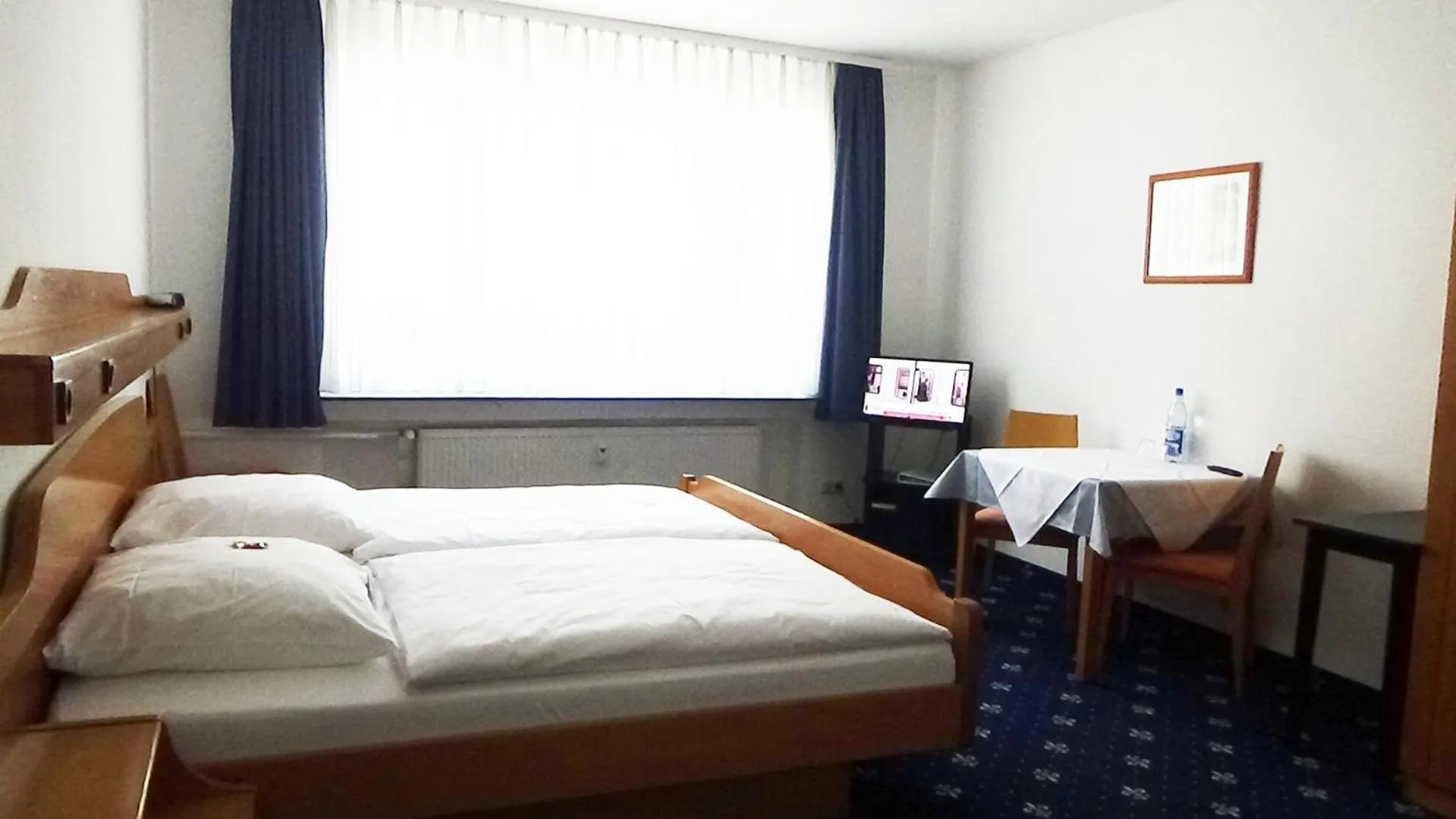 Bed in Hotel Zur Traube