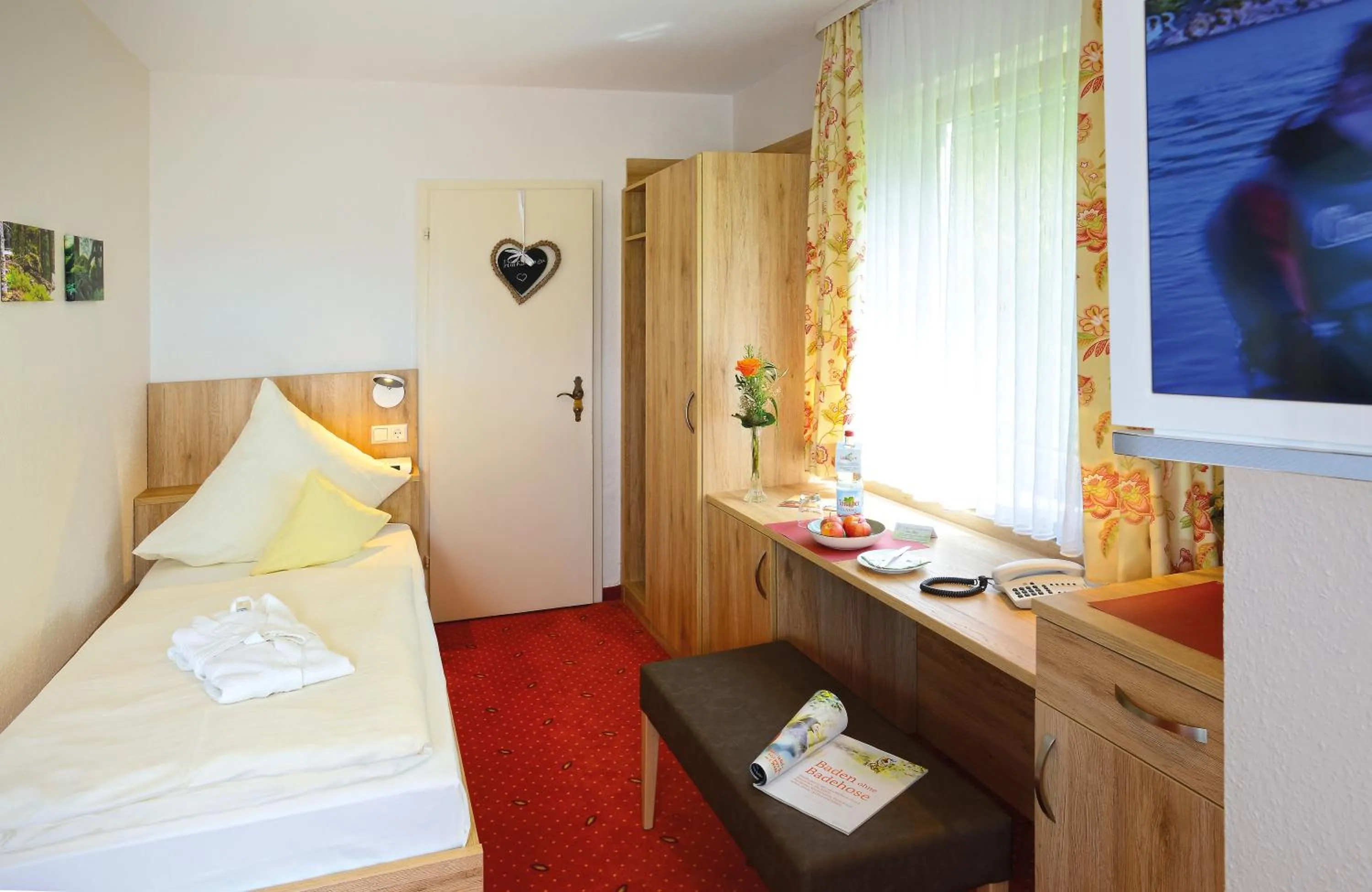 Property building, Bed in Hotel Waldlust