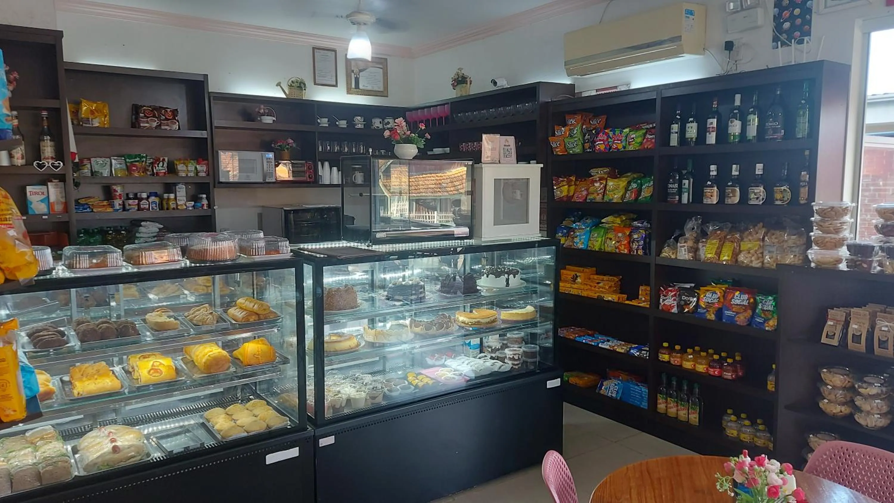 Pousada Ilha do Itacolomi Com Piscina Proximo do Beto Carrero