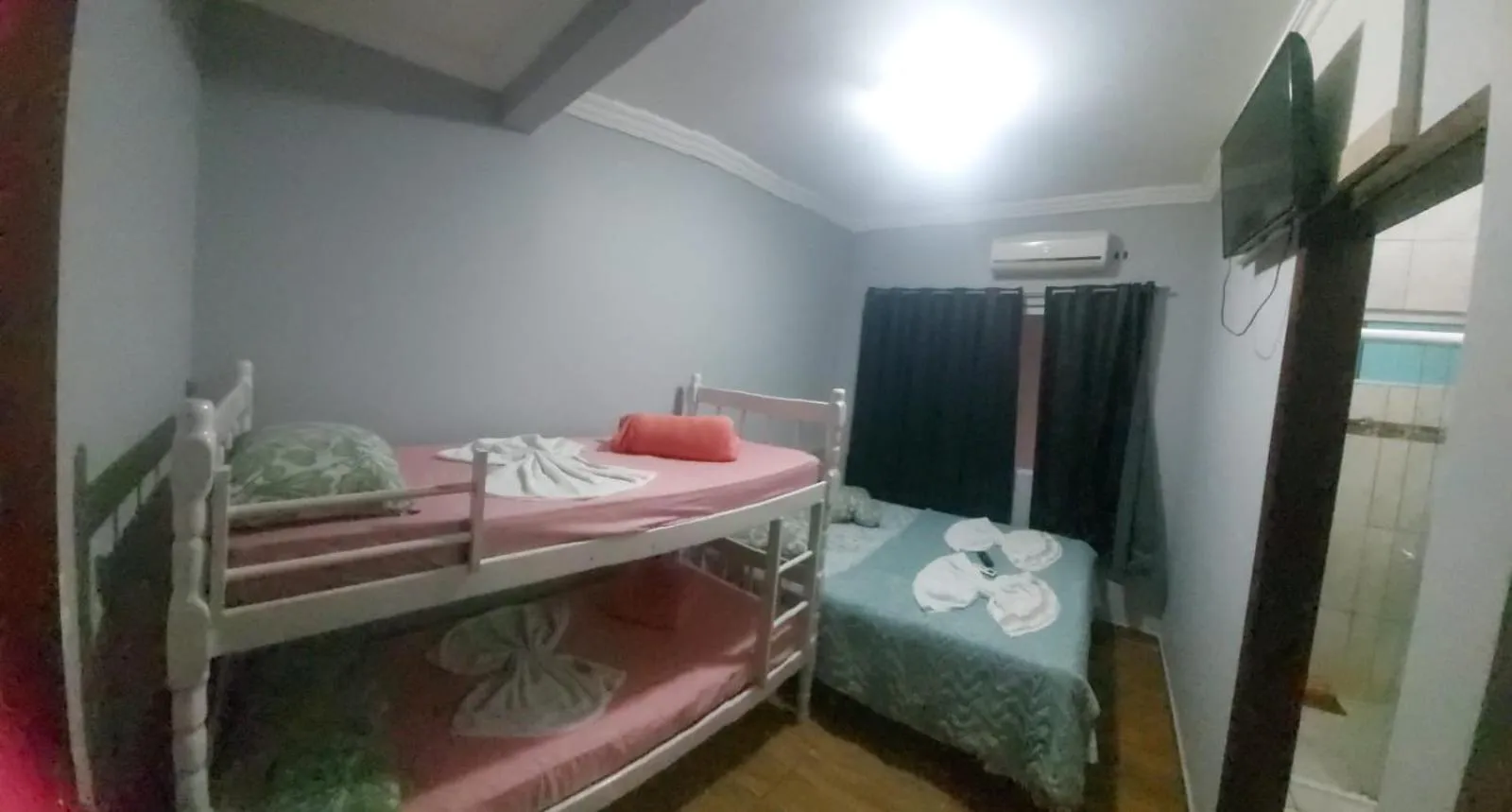 Bed in Pousada Ilha do Itacolomi Com Piscina Proximo do Beto Carrero