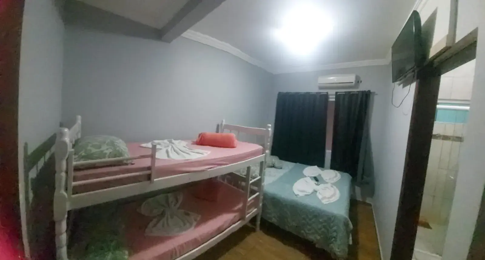 Bedroom, Bed in Pousada Ilha do Itacolomi Com Piscina 2km do Beto Carrero Bedroom, Bed in Pousada Ilha do Itacolomi Com Piscina 2km do Beto Carrero