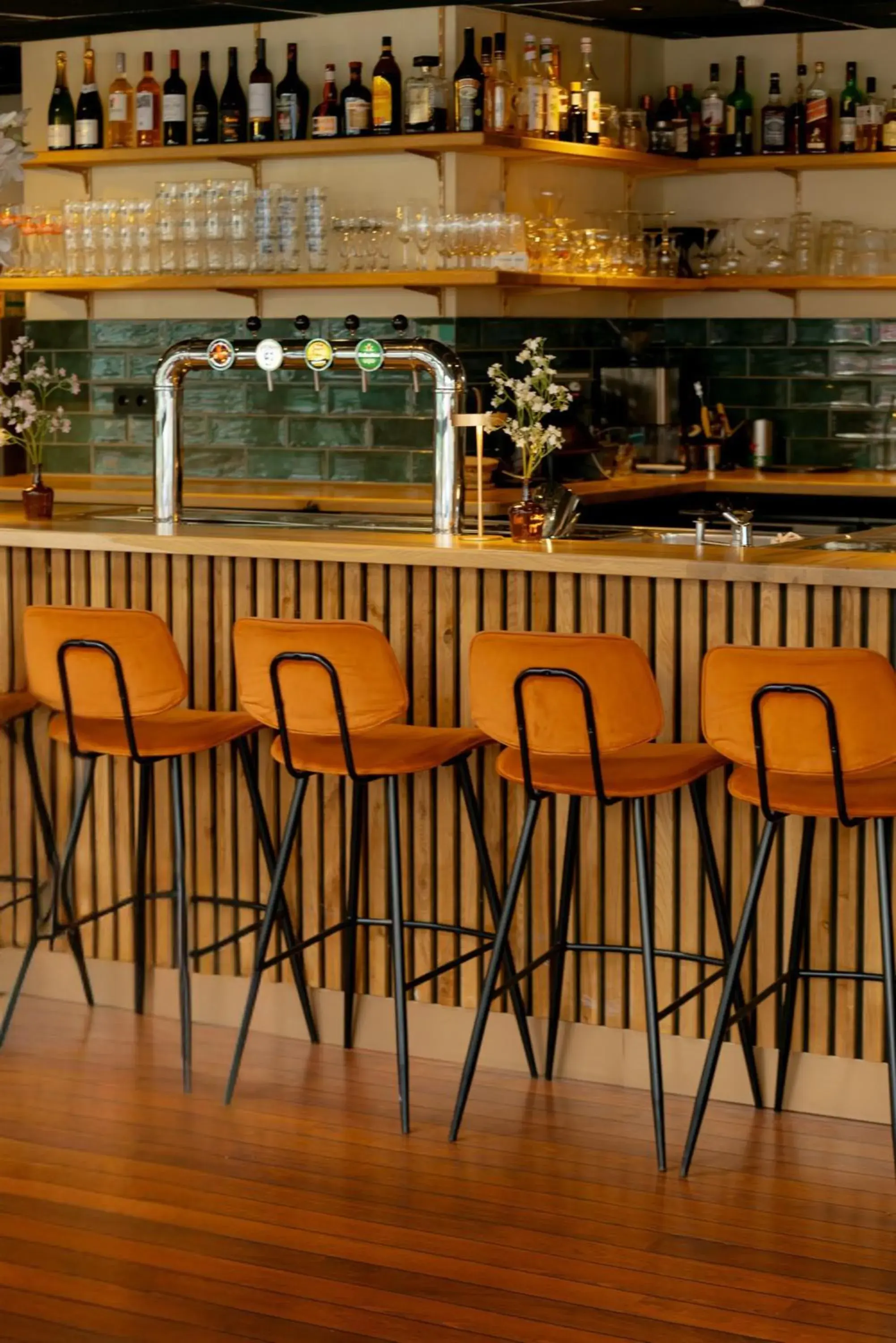 Lounge or bar in FLOATS by H2OTEL Rotterdam Lounge or bar in FLOATS by H2OTEL Rotterdam