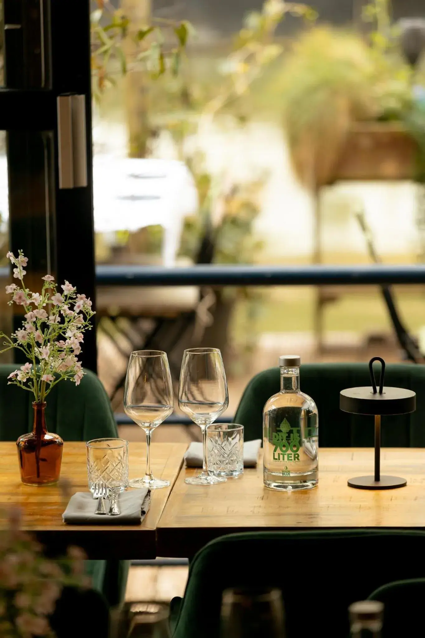 Restaurant/places to eat in FLOATS by H2OTEL Rotterdam Restaurant/places to eat in FLOATS by H2OTEL Rotterdam
