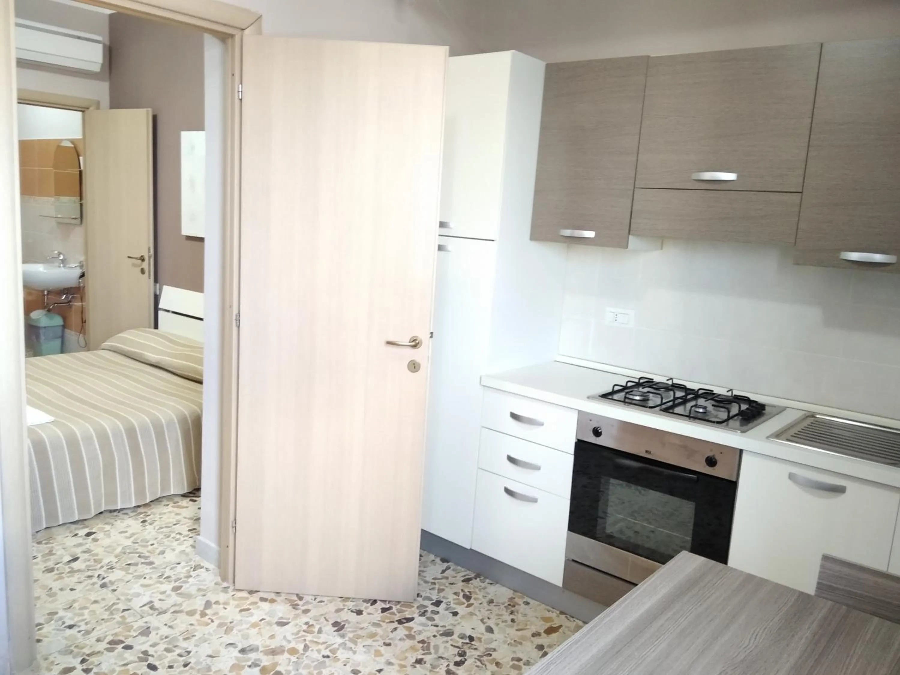 Kitchen or kitchenette, Bed in B&B Da Luca