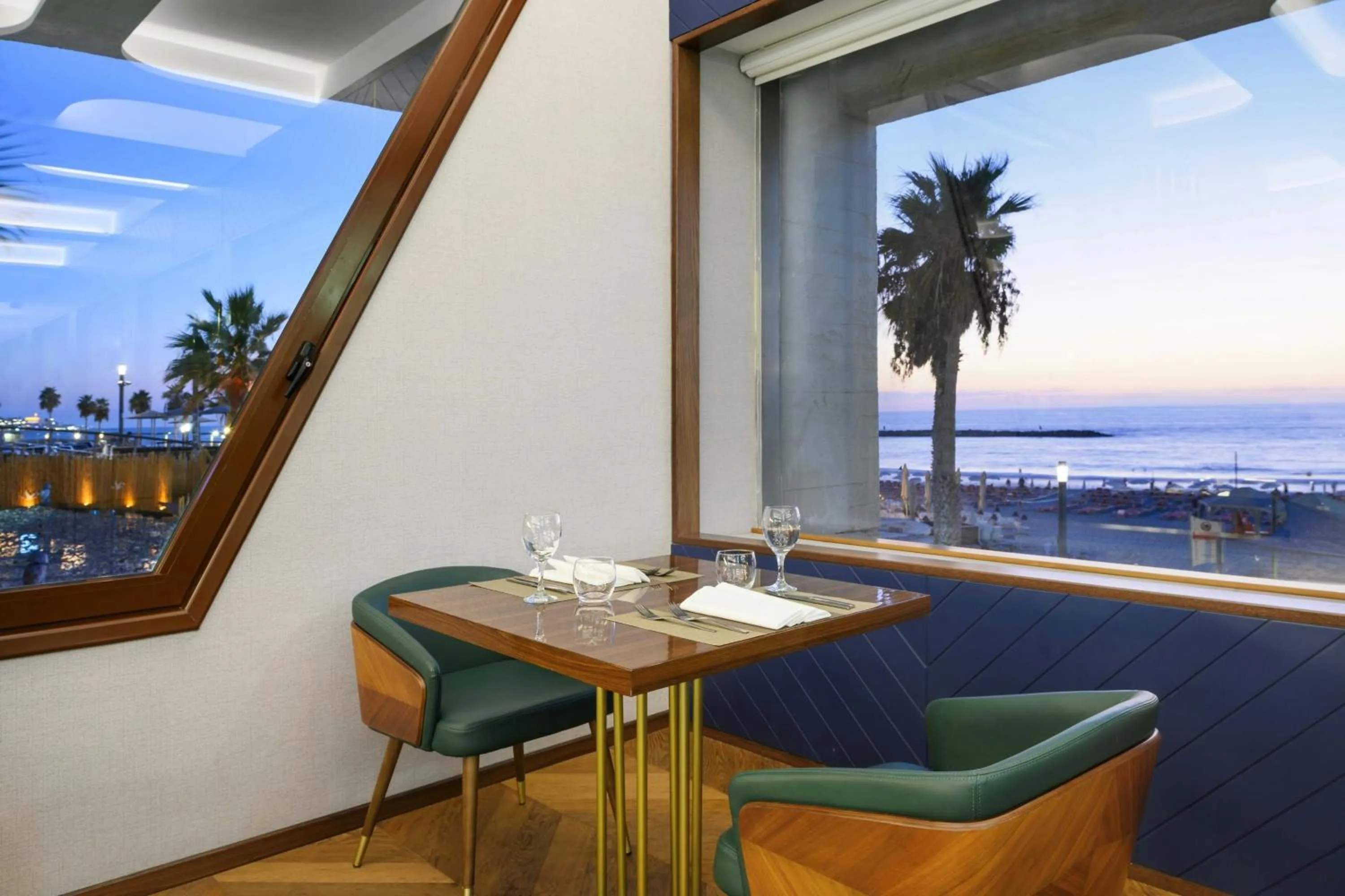 Restaurant/places to eat in Renaissance Tel Aviv Hotel