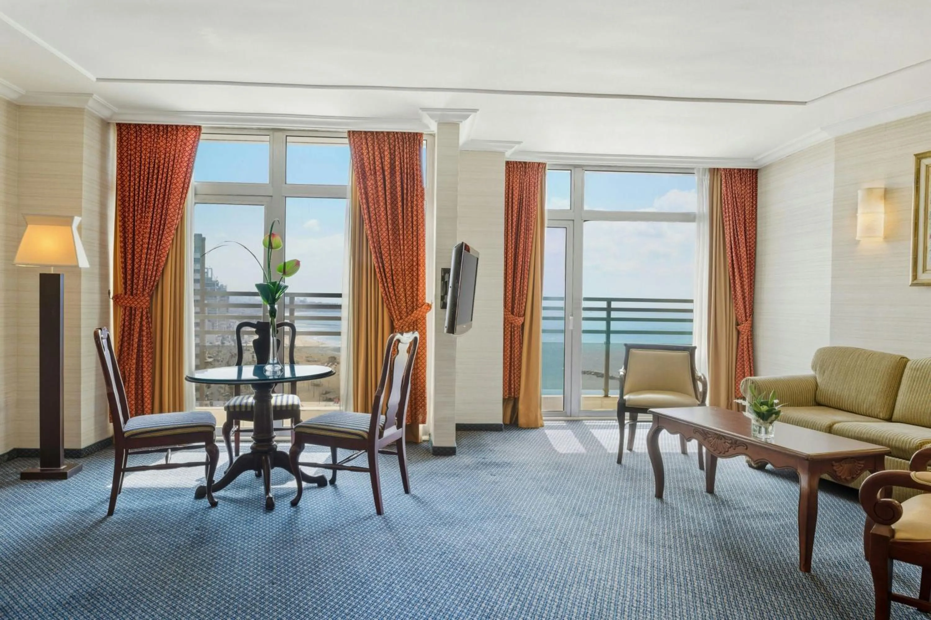 Living room in Renaissance Tel Aviv Hotel