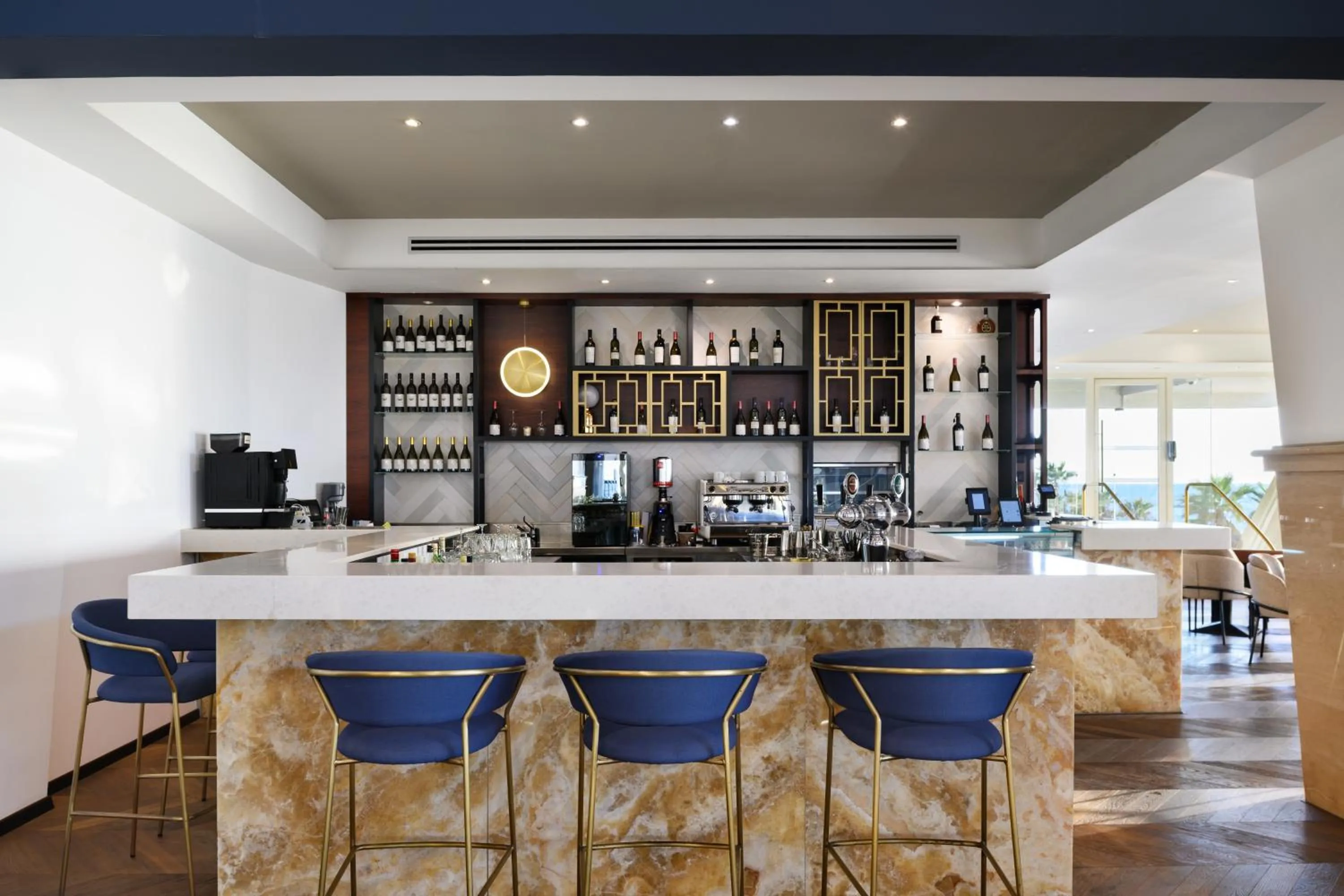 Lounge or bar in Renaissance Tel Aviv Hotel