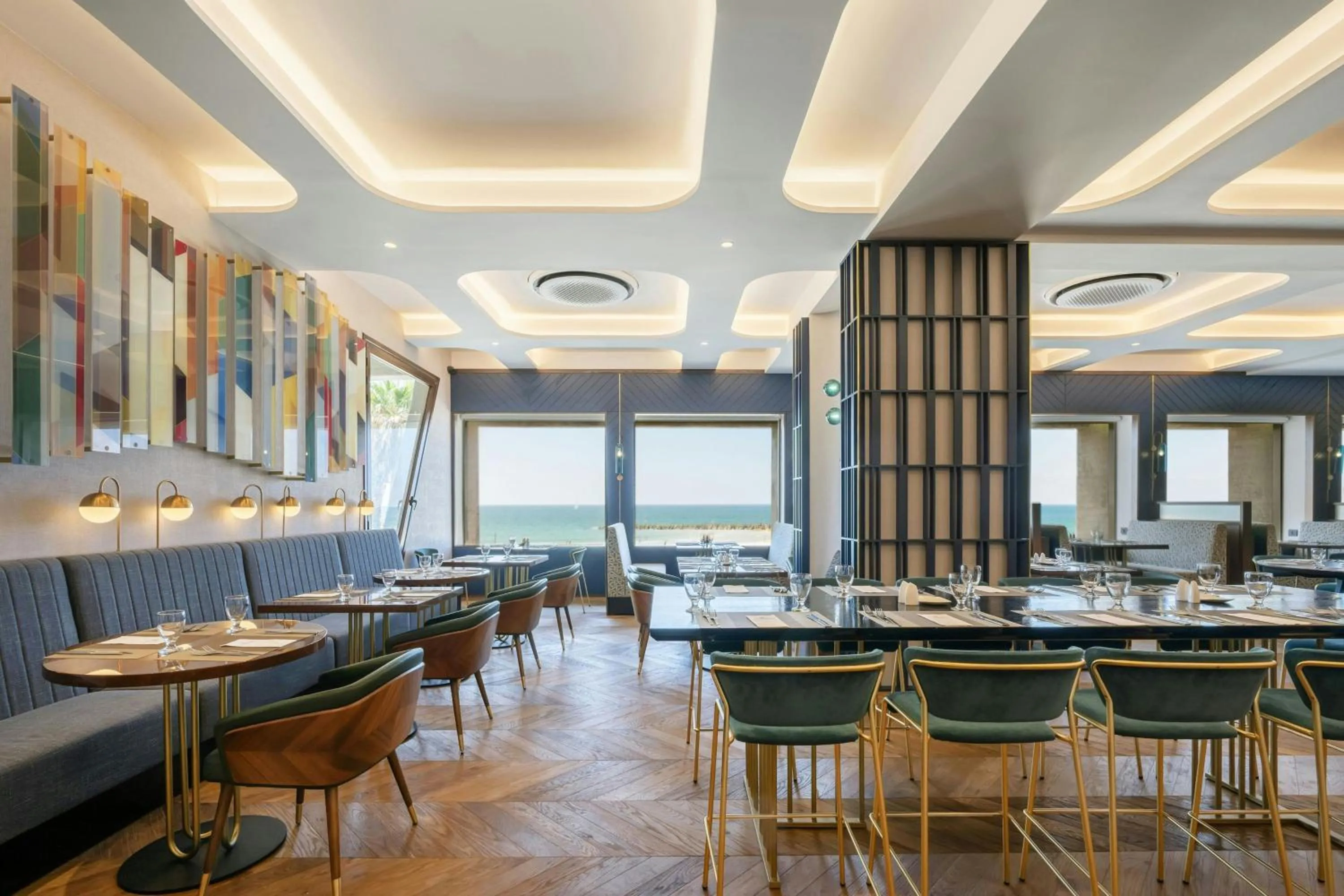 Restaurant/places to eat in Renaissance Tel Aviv Hotel