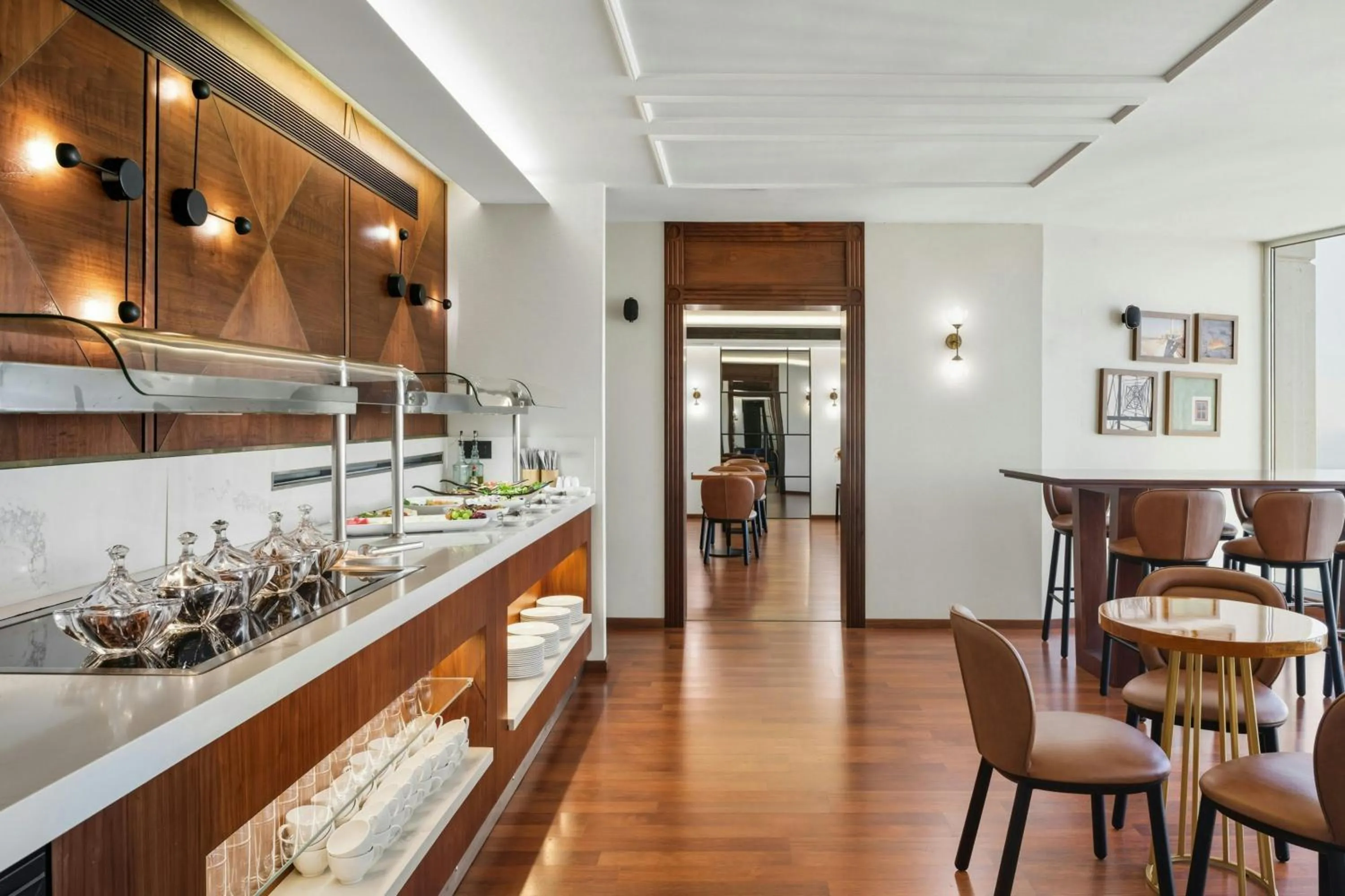 Lounge or bar in Renaissance Tel Aviv Hotel