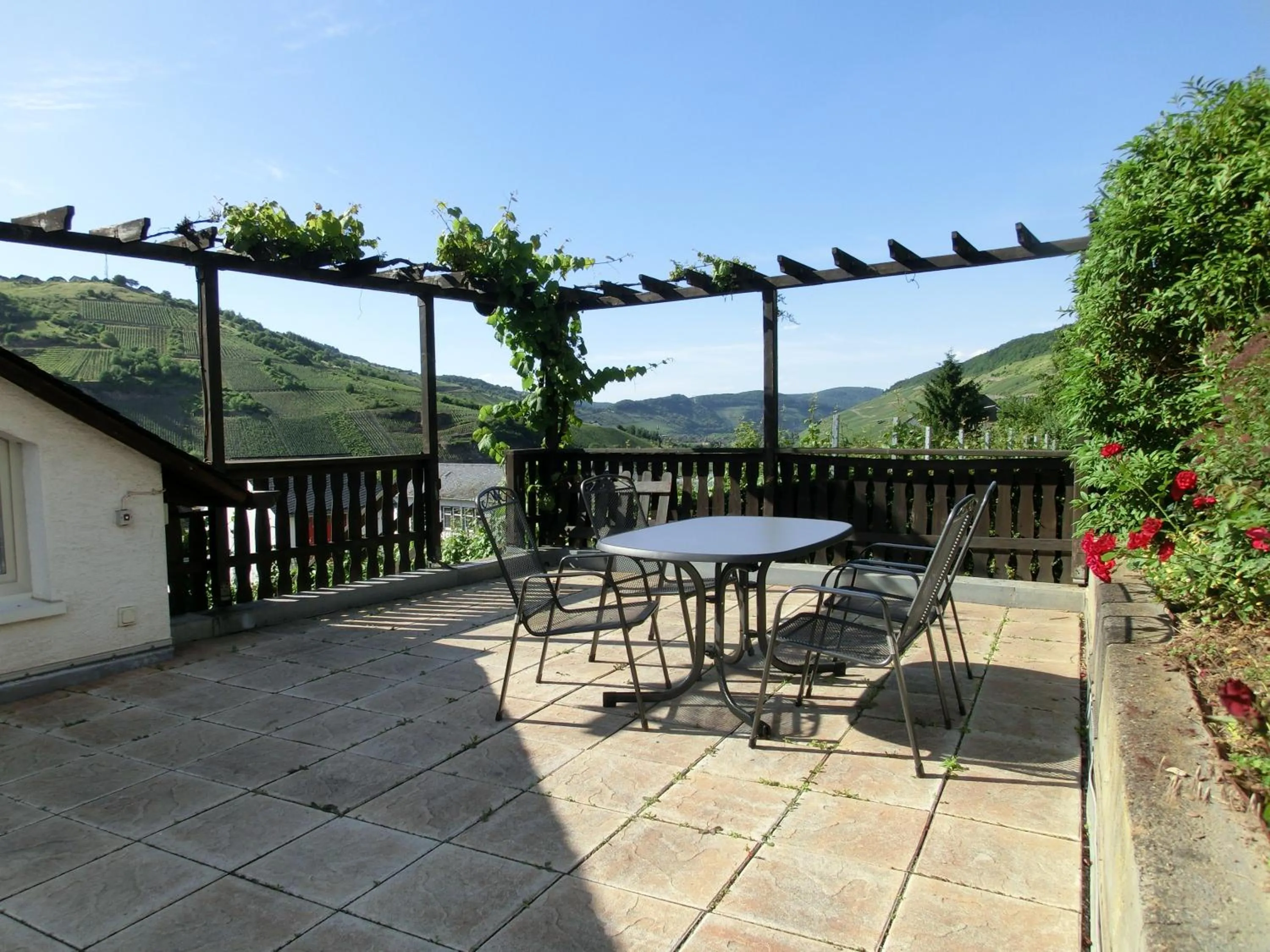 Balcony/Terrace in Ferienwohnung Rivaner