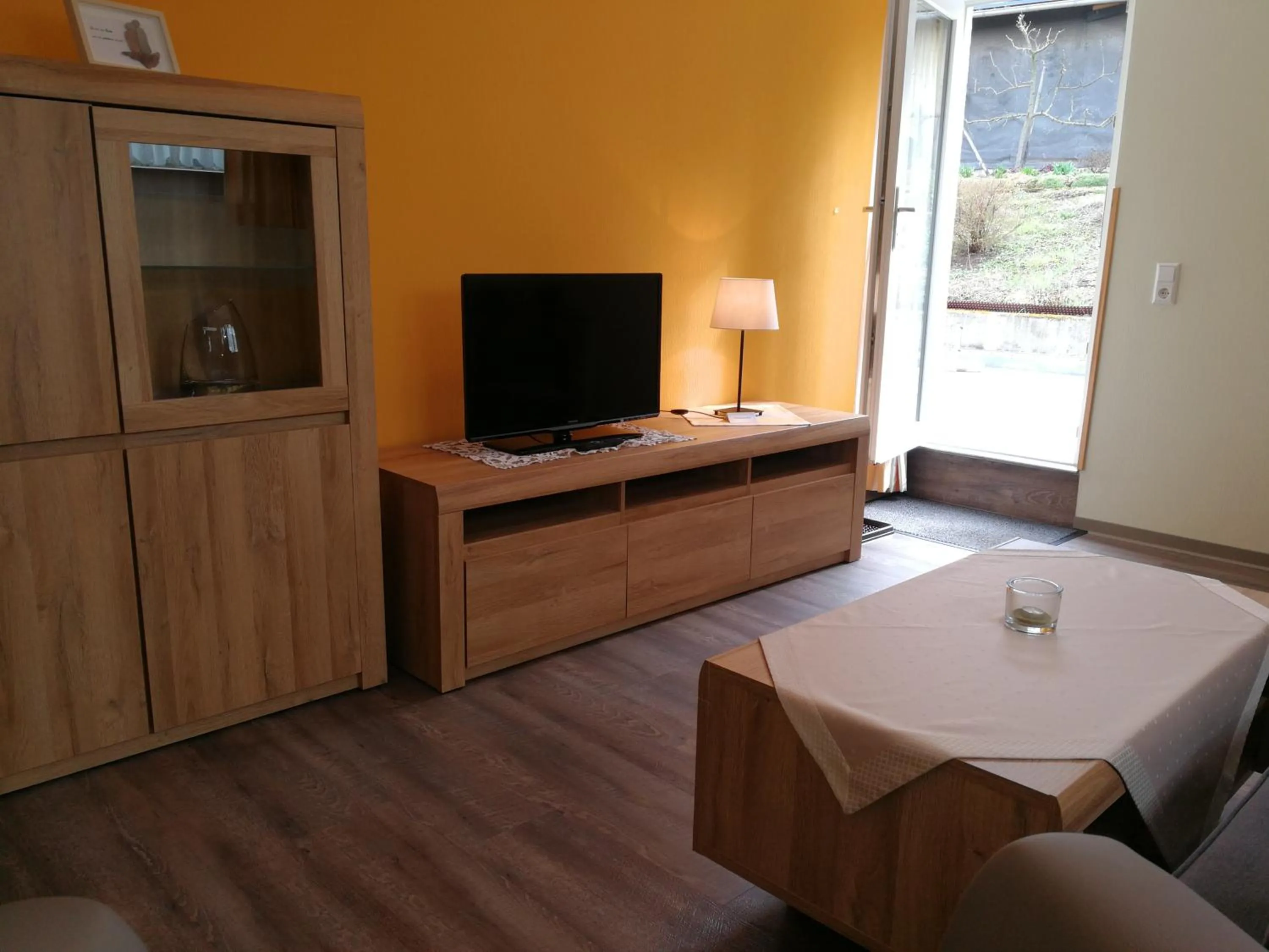 Photo of the whole room, Bed in Ferienwohnung Rivaner