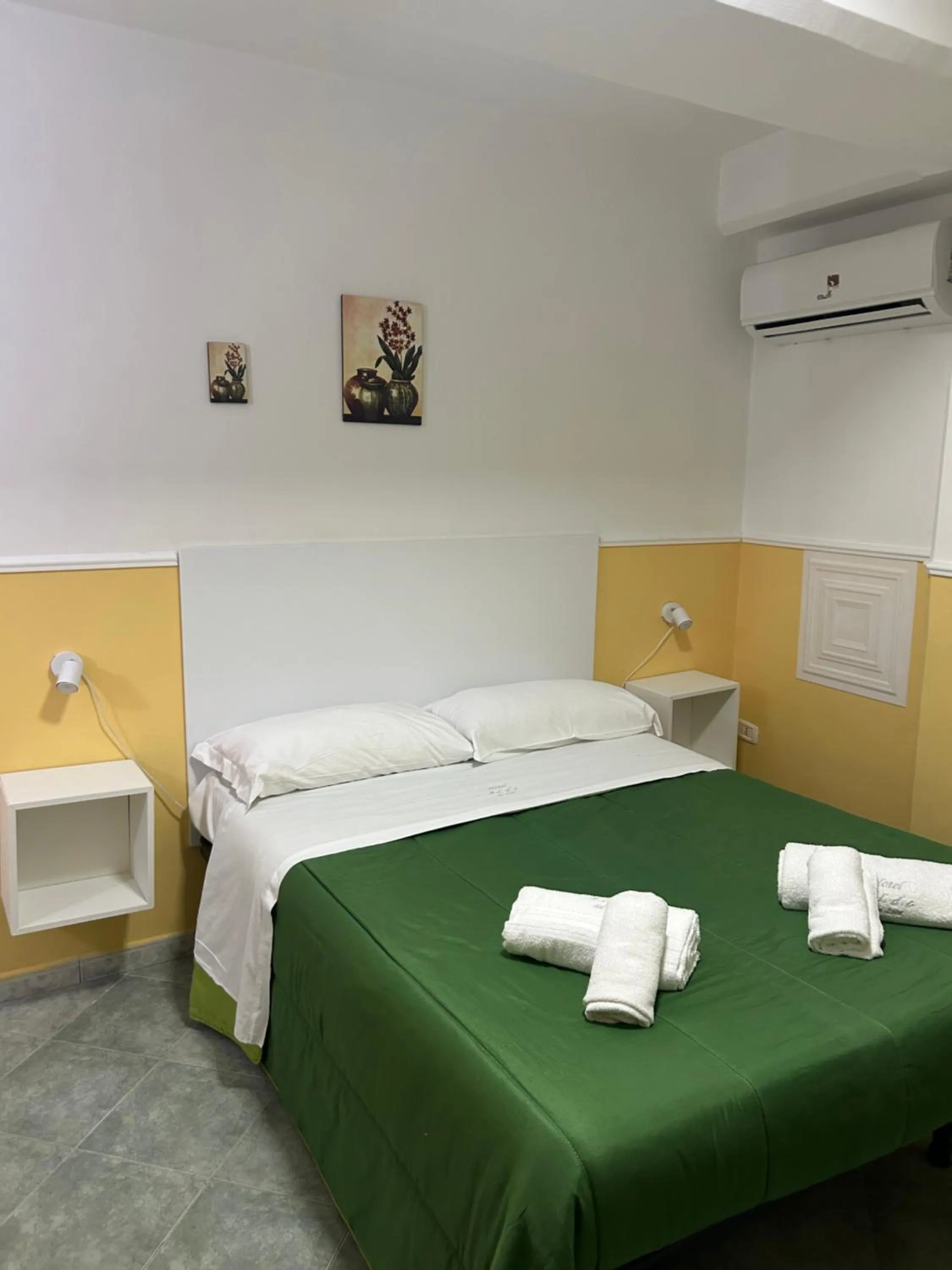 Bedroom, Bed in Hotel Alloggio Del Conte