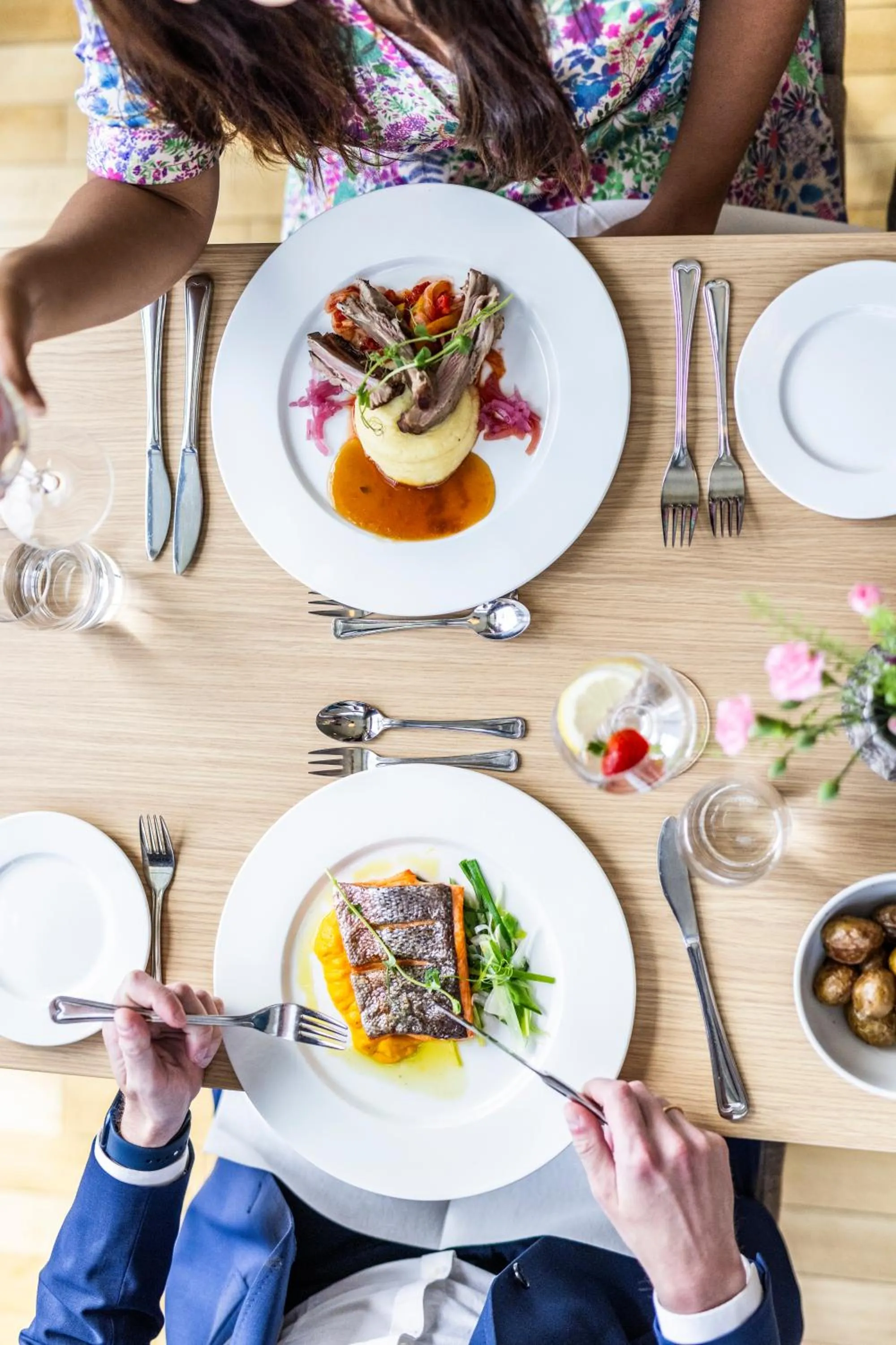 Dinner in Valldal Fjordhotell - by Classic Norway Hotels