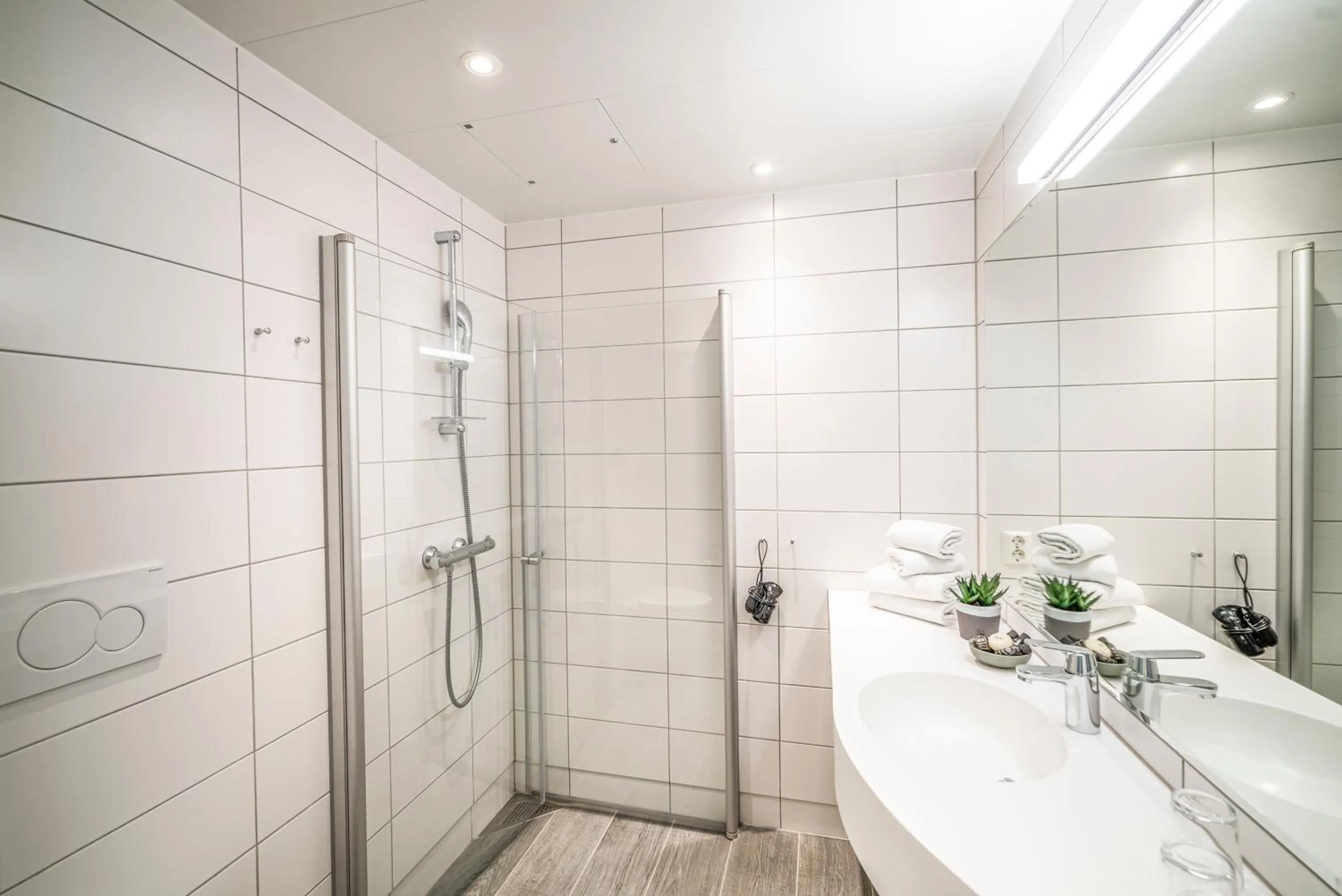 Shower in Valldal Fjordhotell - by Classic Norway Hotels