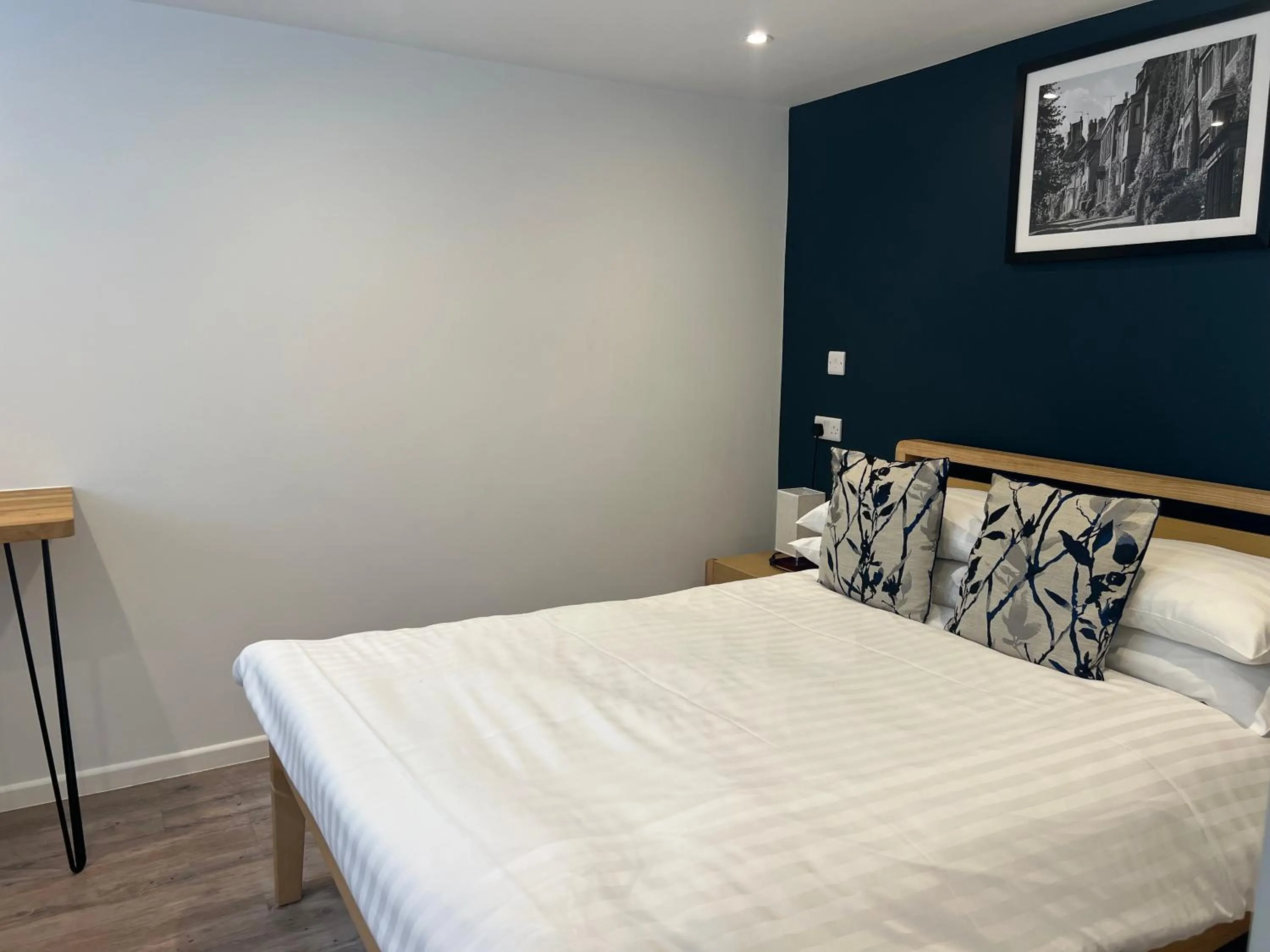 Property building, Bed in Priory Tearooms Burford with Rooms