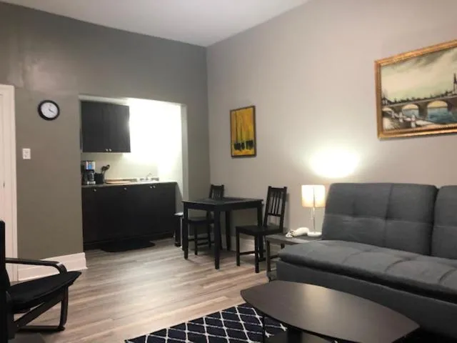 Suite - single occupancy in Royal Hotel