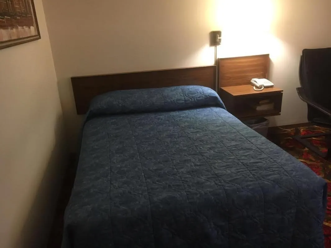 Standard Double Room - single occupancy in Royal Hotel