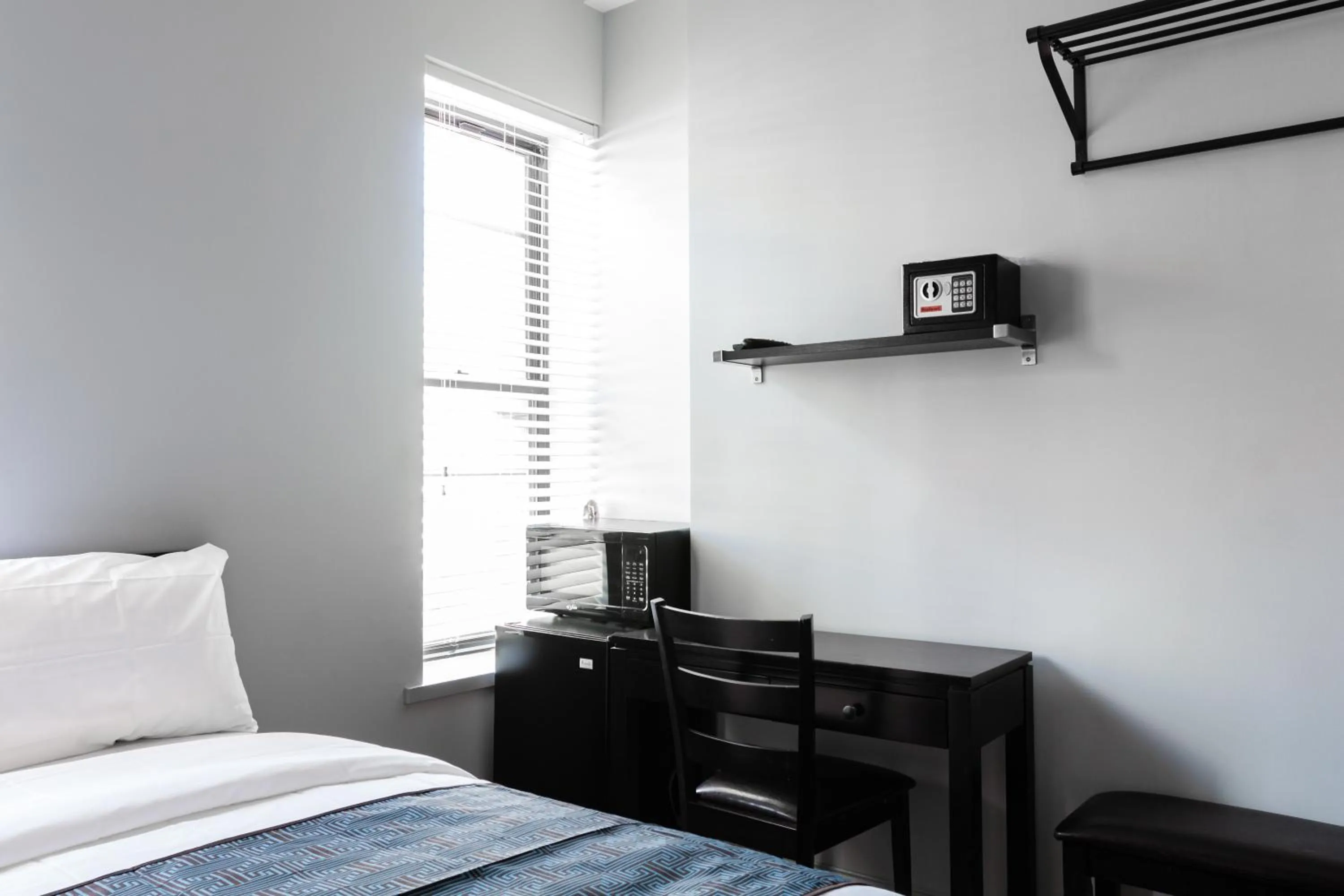 Day, Bed in The Park Ave North