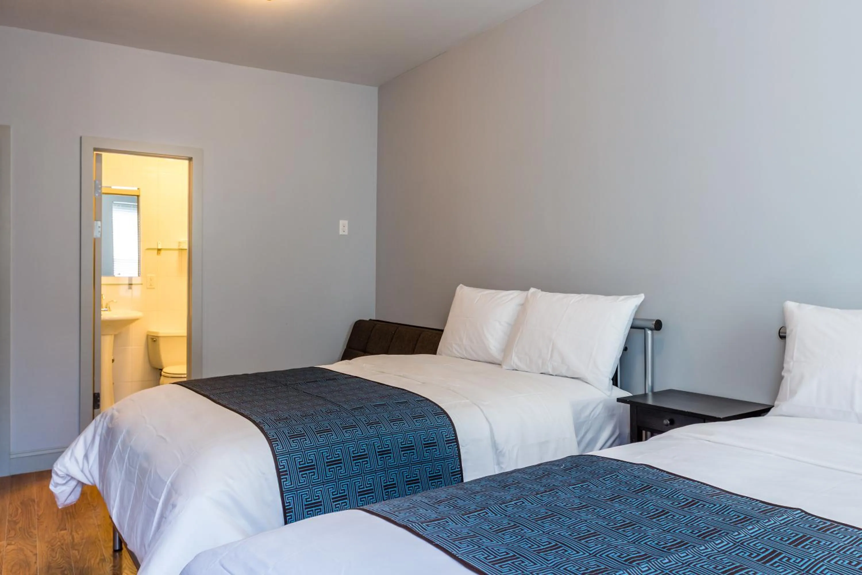 Photo of the whole room, Bed in The Park Ave North