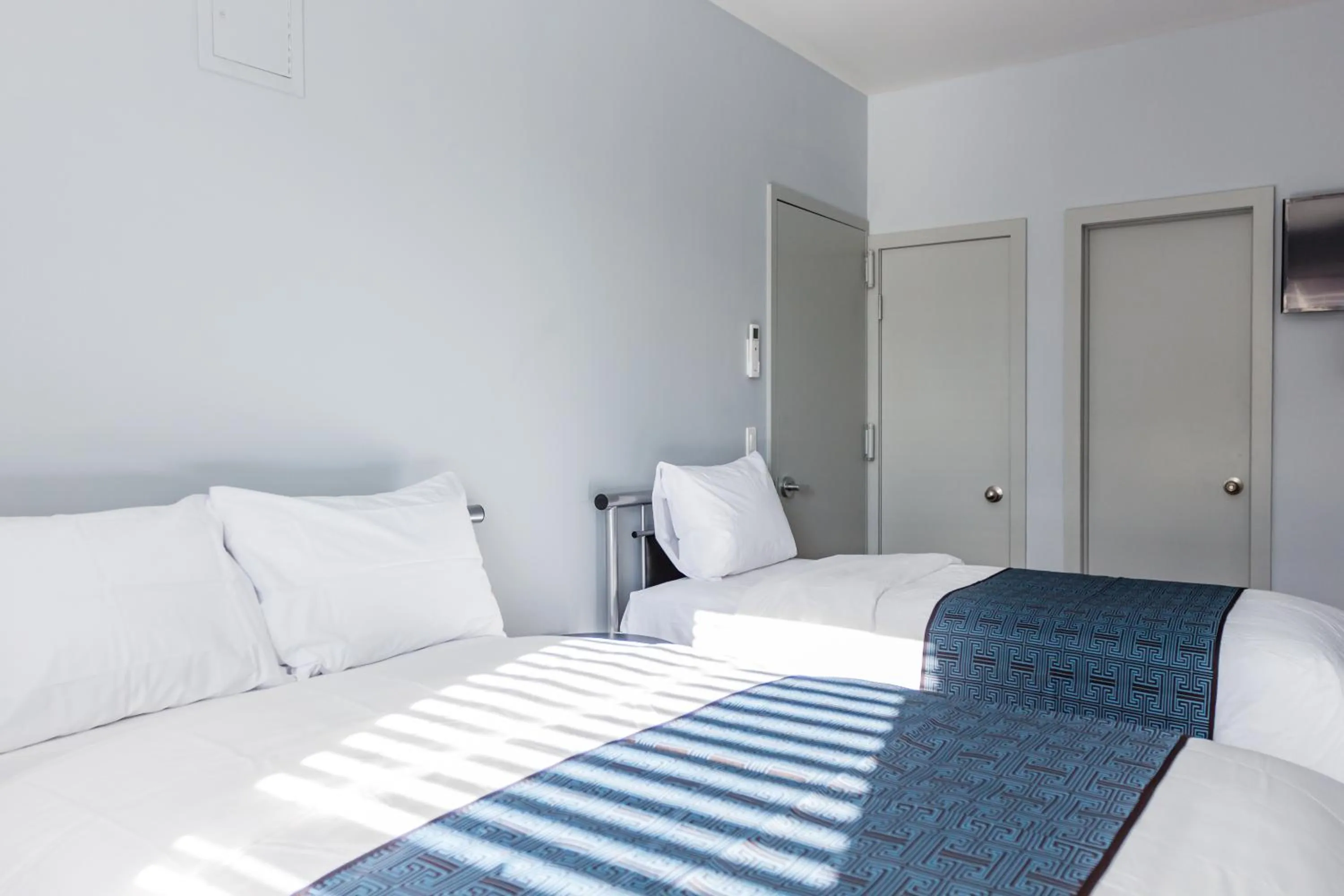 Photo of the whole room, Bed in The Park Ave North