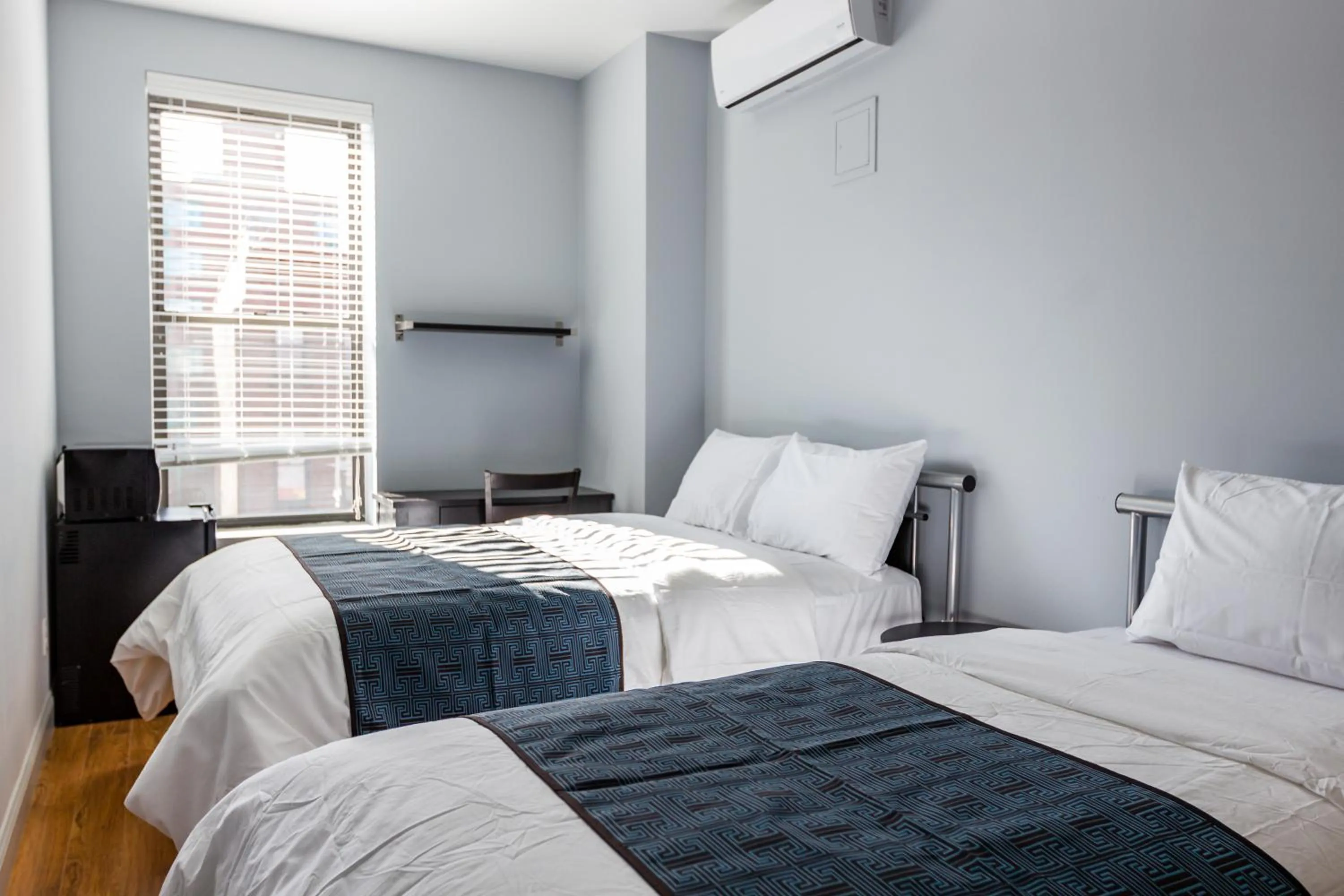 Day, Bed in The Park Ave North