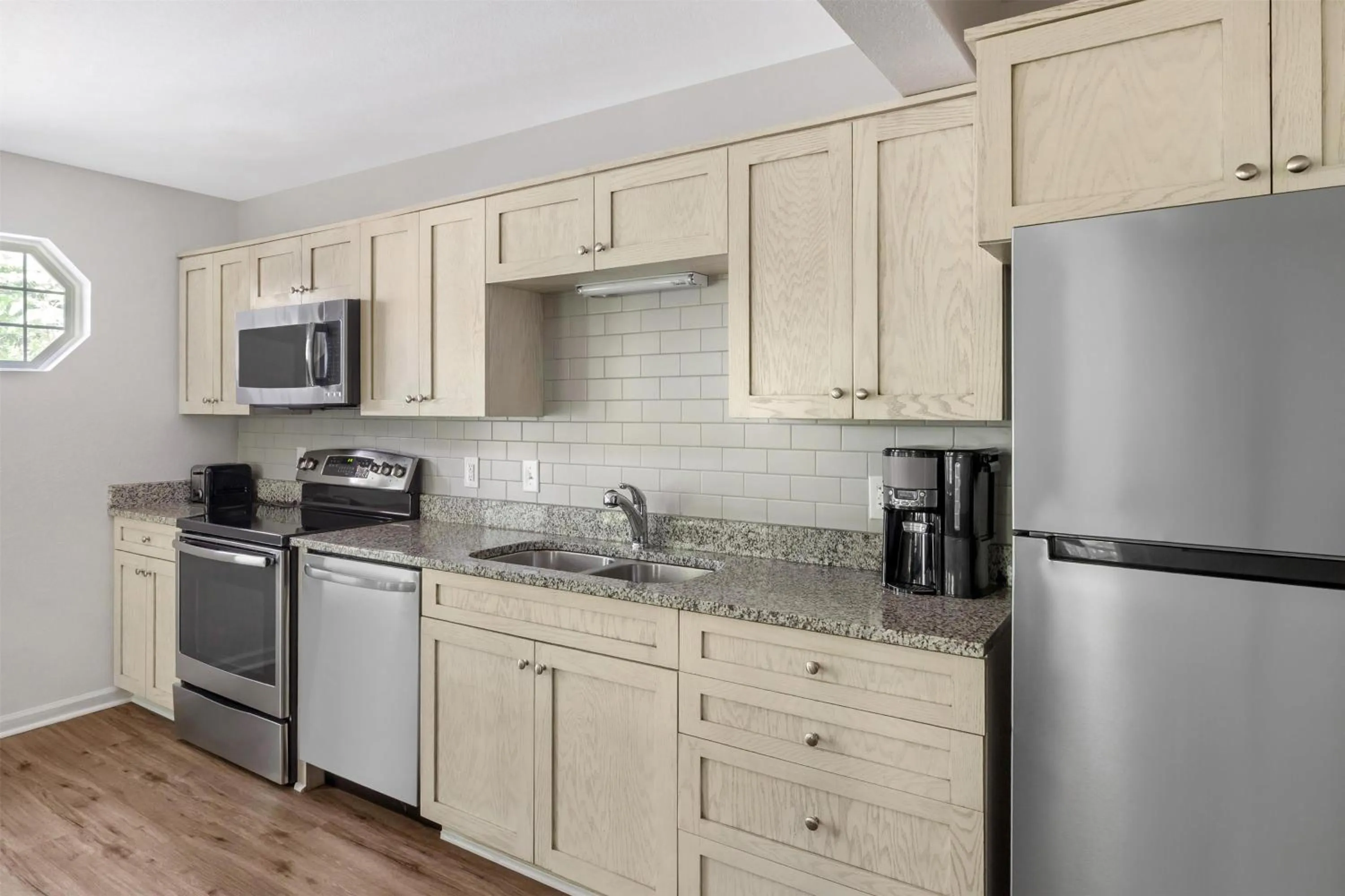 Kitchen or kitchenette in Hilton Vacation Club Beachwoods Kitty Hawk