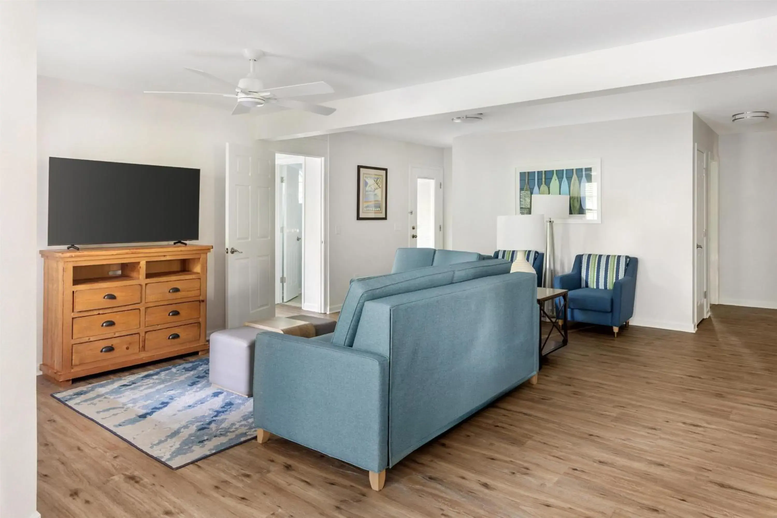 Four-Bedroom King Suite with Two Queen and Two Twin Beds with Open Loft in Hilton Vacation Club Beachwoods Kitty Hawk Four-Bedroom King Suite with Two Queen and Two Twin Beds with Open Loft in Hilton Vacation Club Beachwoods Kitty Hawk