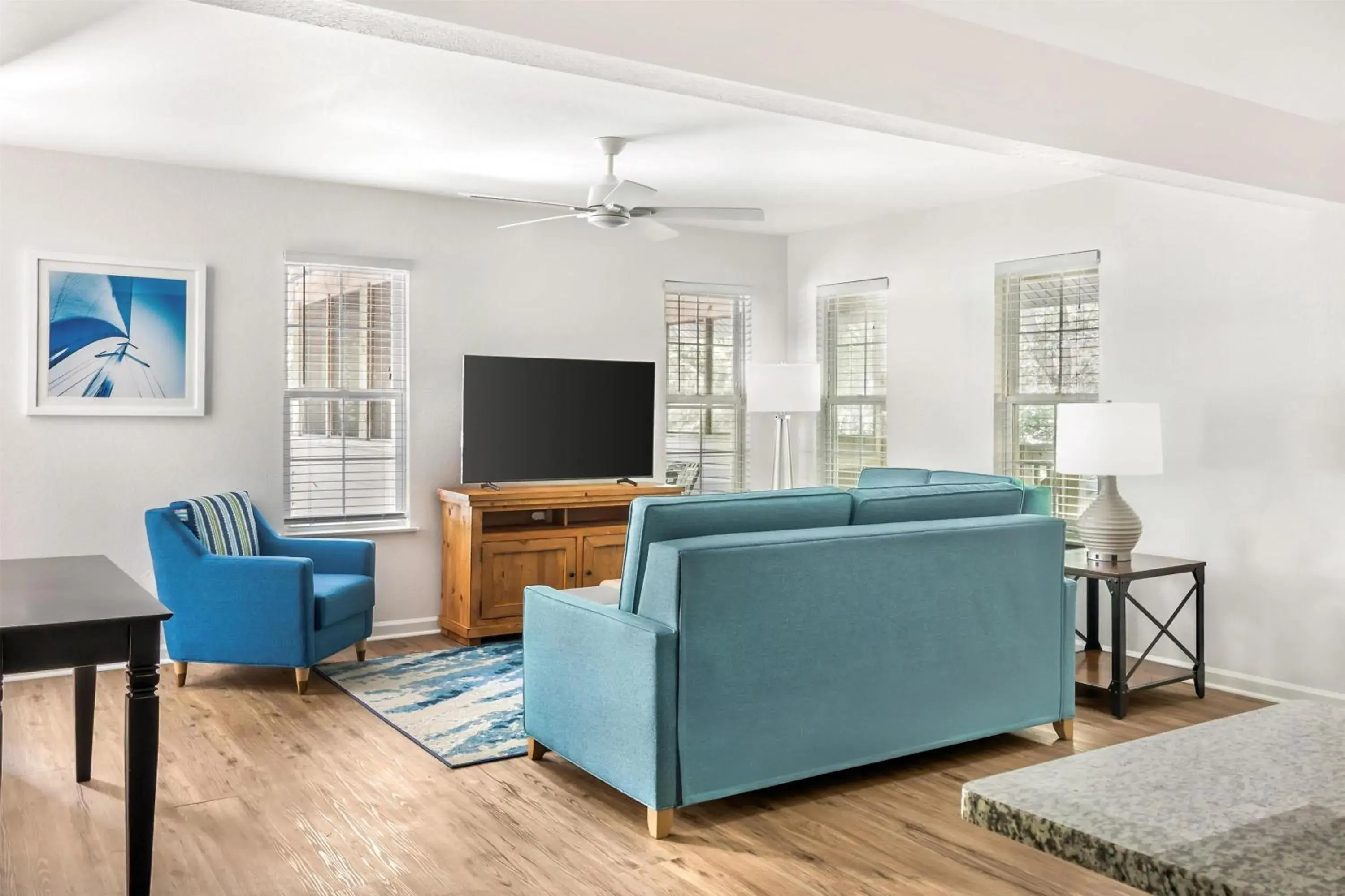 Living room in Hilton Vacation Club Beachwoods Kitty Hawk Living room in Hilton Vacation Club Beachwoods Kitty Hawk