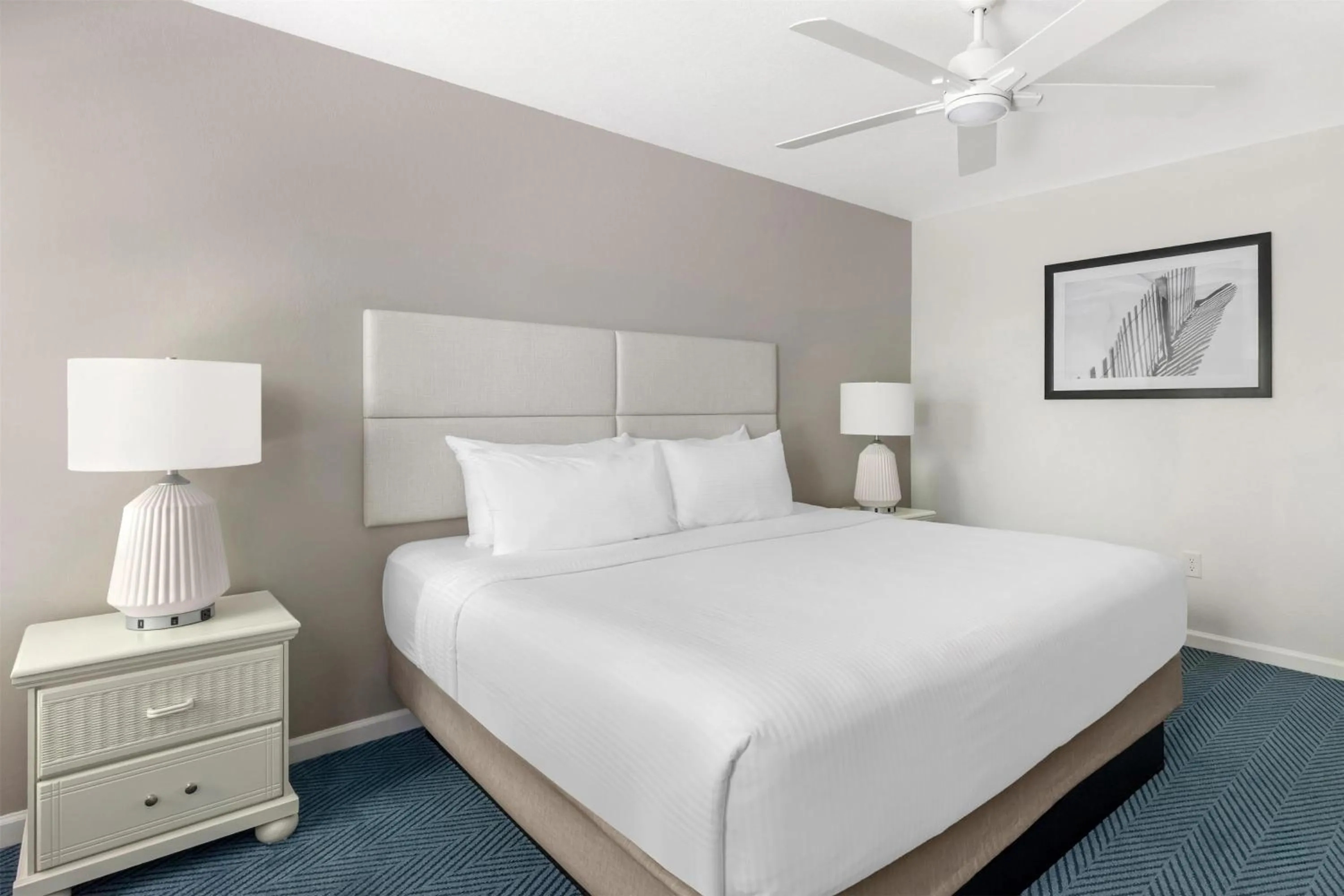 Bed in Hilton Vacation Club Beachwoods Kitty Hawk