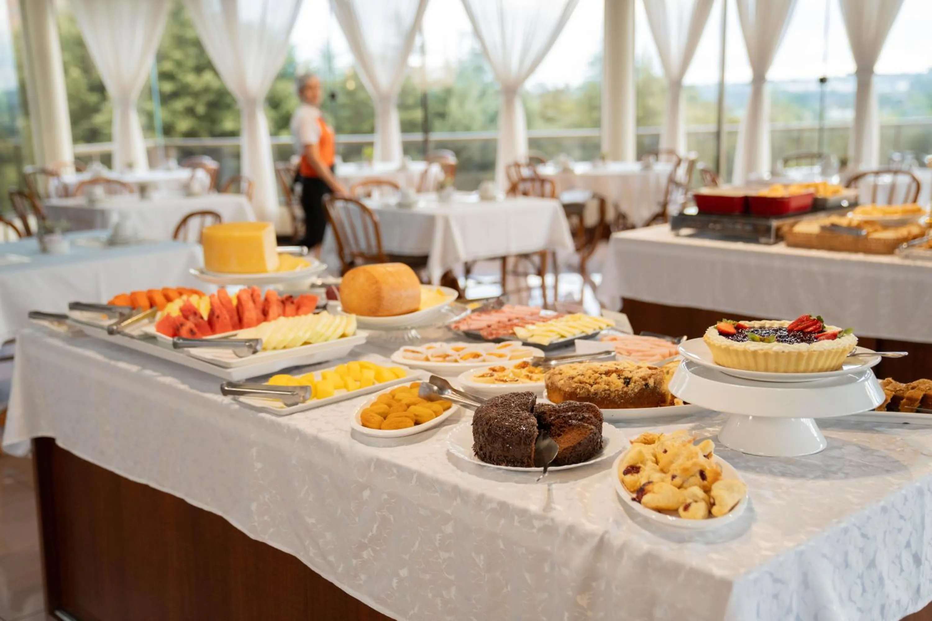 Breakfast in Hotel Lago Dourado