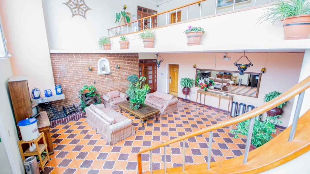 Seating area in Hotel Pensión Bonifaz