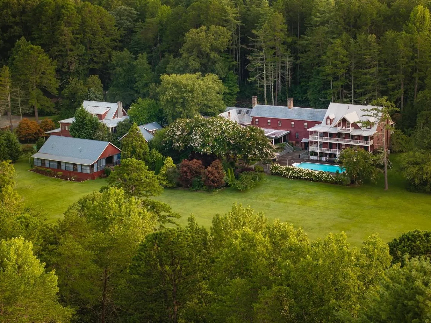 Glen-Ella Springs Hotel & Restaurant