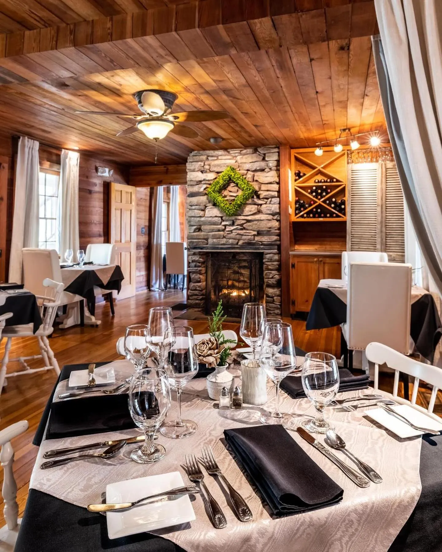 Glen-Ella Springs Hotel & Restaurant