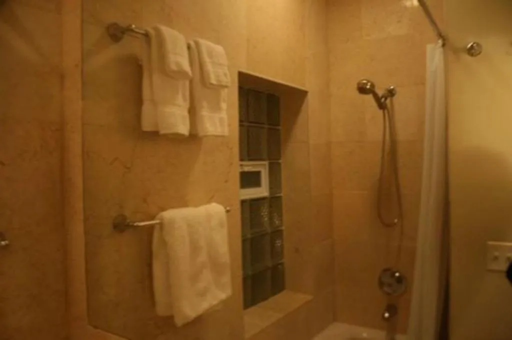 Other in Roscoe Village Guesthouse