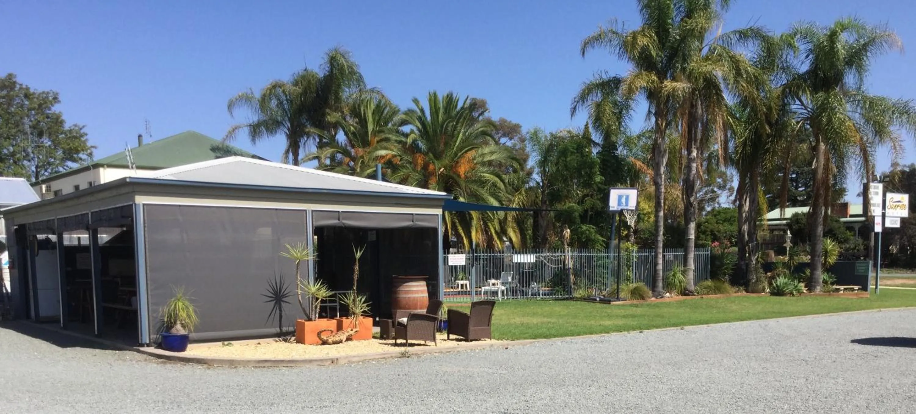 BBQ facilities in Sunrise Motel