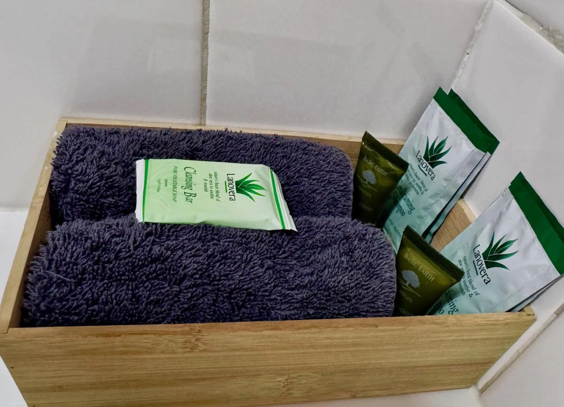 Bathroom in Sunrise Motel