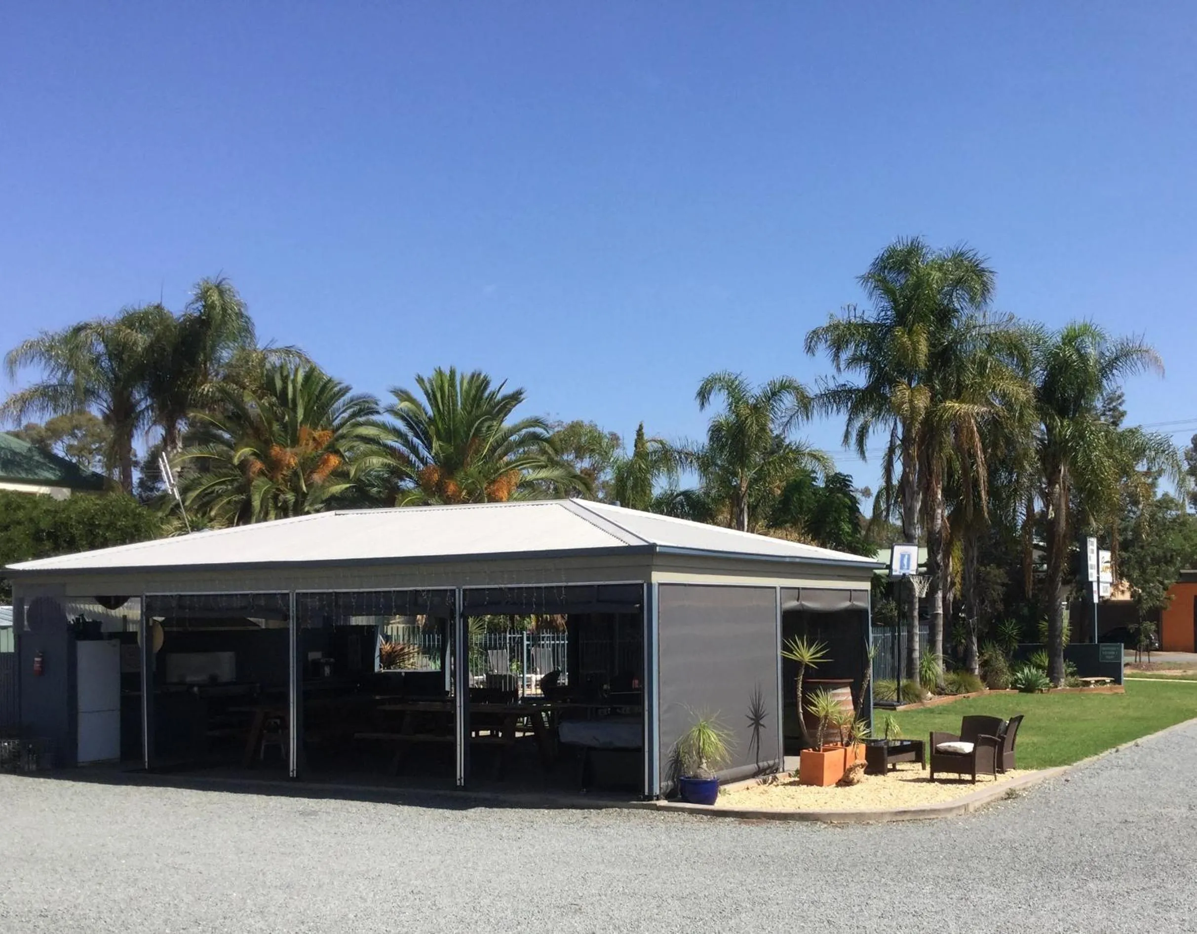 BBQ facilities in Sunrise Motel