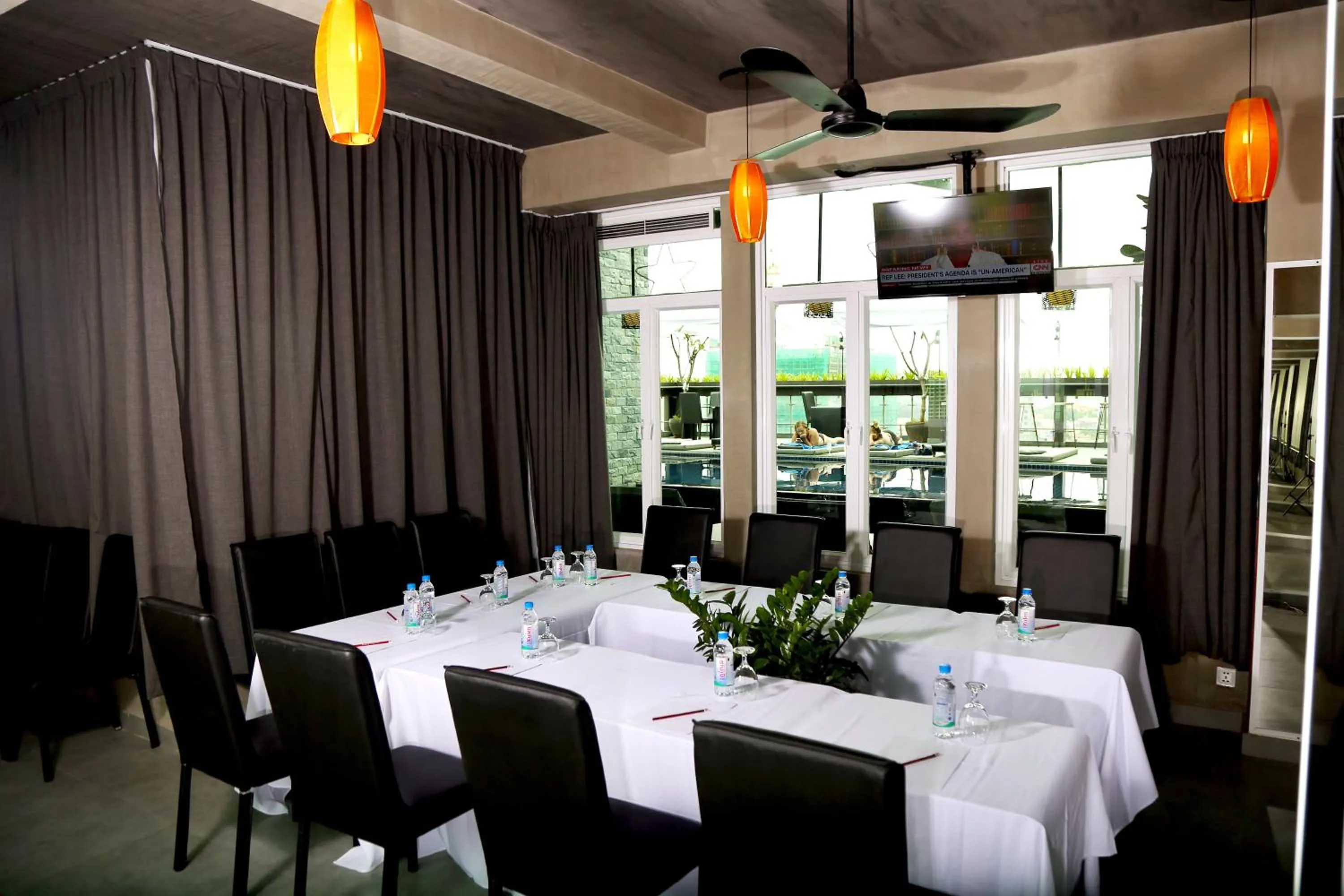 Library, Restaurant/Places to Eat in V Hotel Phnom Penh