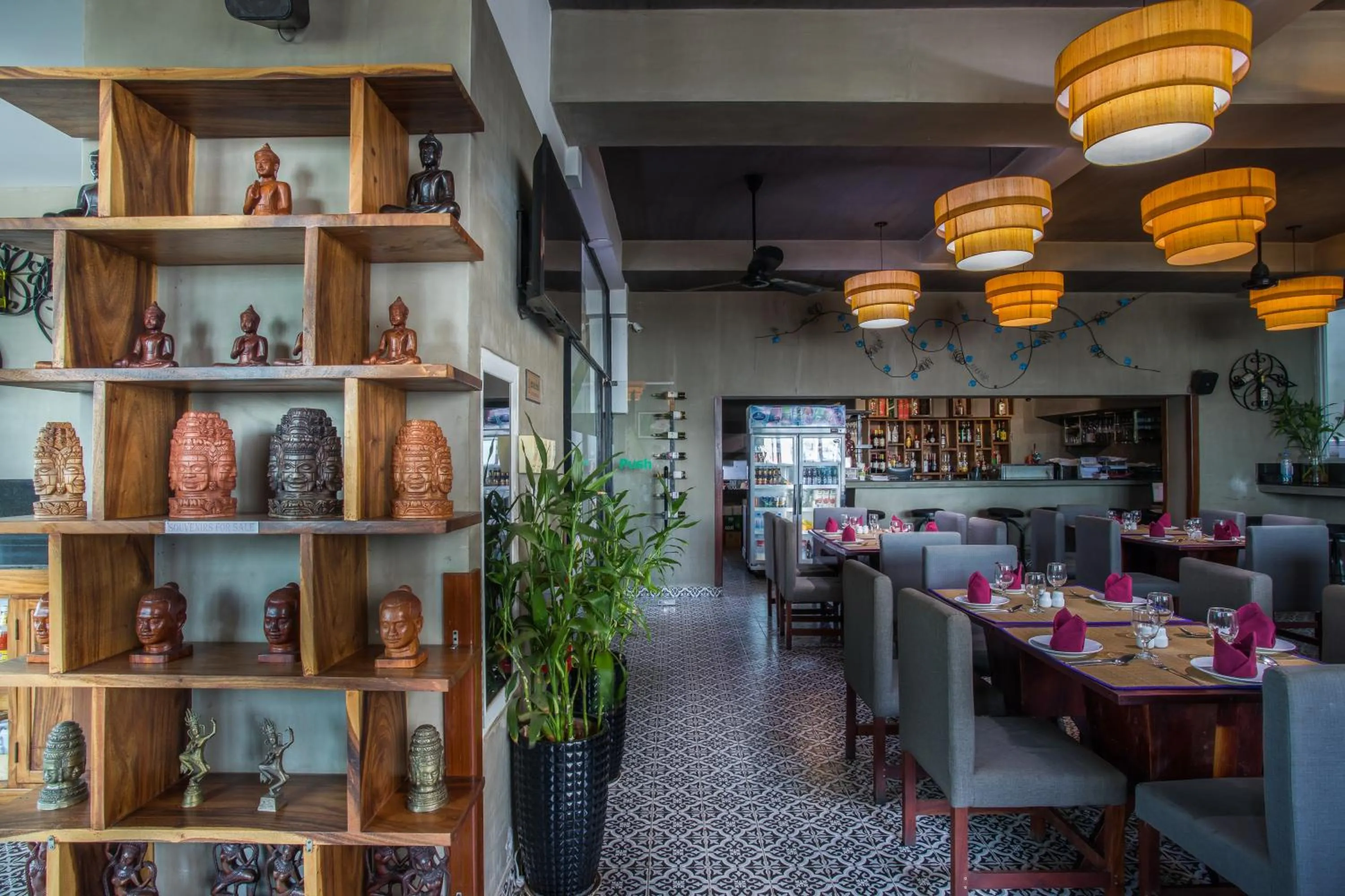 Restaurant/places to eat in V Hotel Phnom Penh