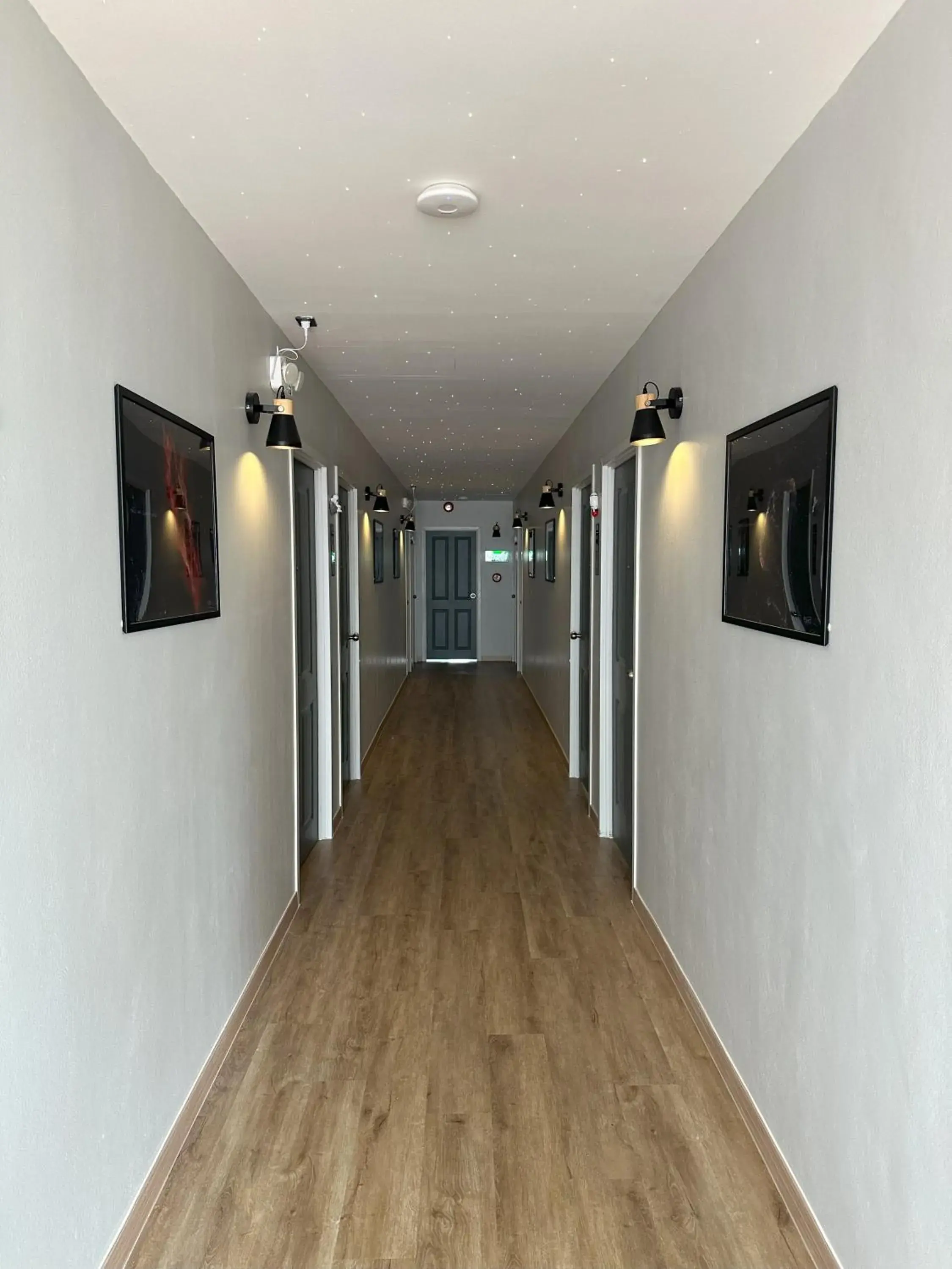 Property building in Bed-room at Suvarnabhumi Airport - Newly renovated Property building in Bed-room at Suvarnabhumi Airport - Newly renovated