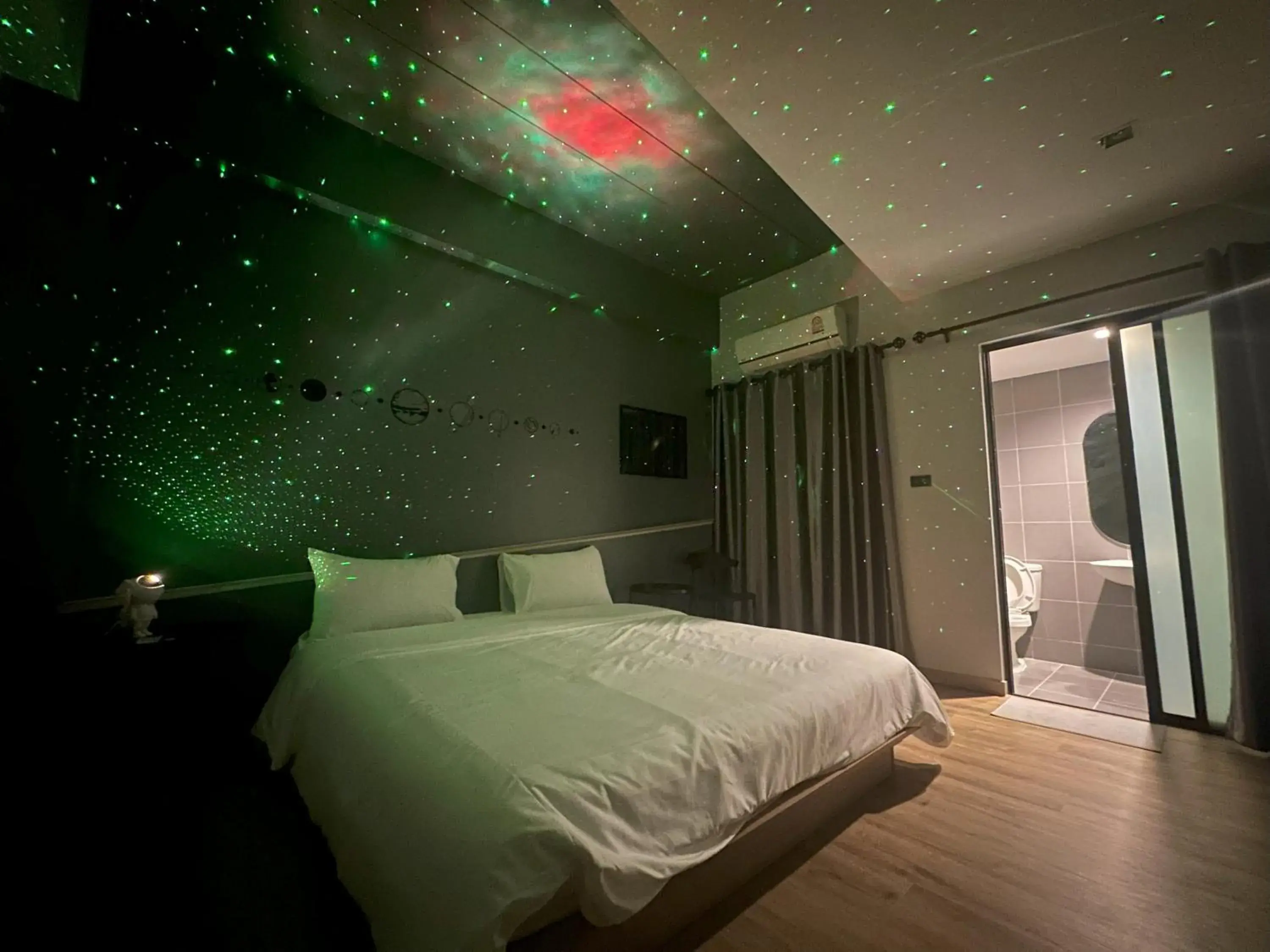 Bed in Bed-room at Suvarnabhumi Airport - Newly renovated Bed in Bed-room at Suvarnabhumi Airport - Newly renovated